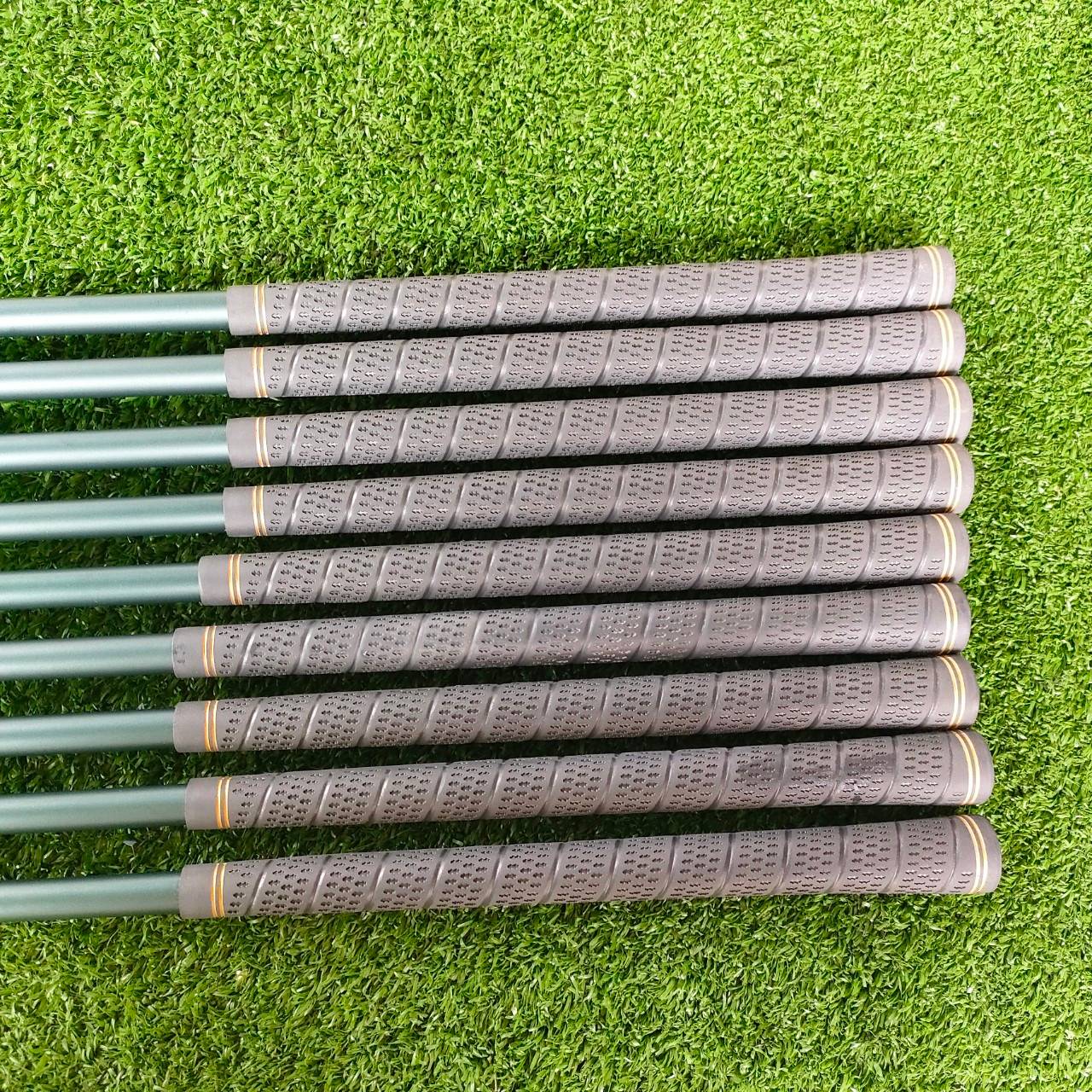 ** ไม้กอล์ฟสำหรับผู้หญิง ** ชุดเหล็ก MITSUSHIBA MIRAGE BILATERAL มีเหล็ก 3-9 เเละ PW SW ก้าน USA MINAGE FLEX LADY บางเหล็ก ยังใส่ซีนอยู่เลยค่ะ ตีง่าย ลูกลอยง่าย ชดเชย ความผิดพลาดได้สูงสุด คุณภาพดีมาก ไม้กอล์ฟพรีเมี่ยมมือสอง ของแท้ By NakaraLuxurious
