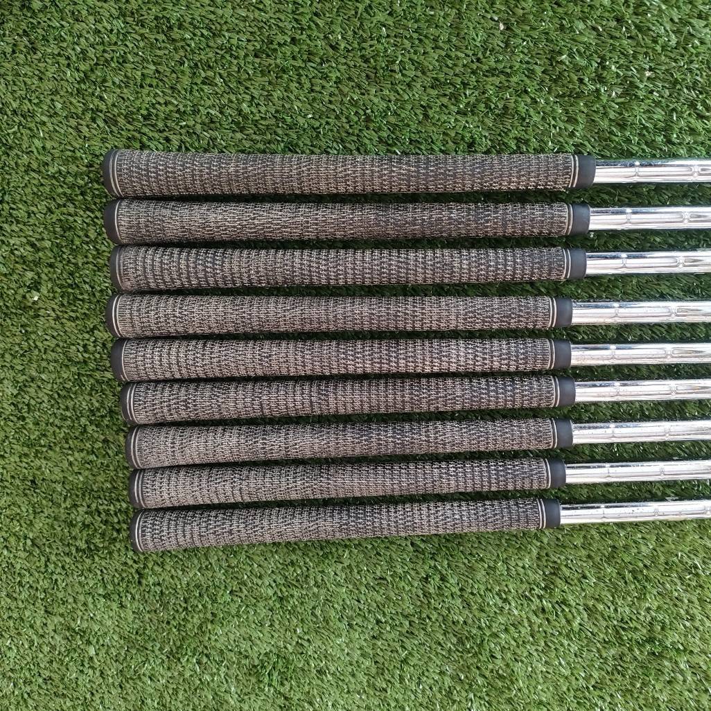 ชุดเหล็ก XXIO IMPACT POWER FACE มีเหล็ก 4-9 เเละ PW AW SW ก้าน N.S.PRO 950 GH FLEX R ชุดเหล็กพรีเมี่ยมหน้าเด้งจากญี่ปุ่น มีแผ่นไทเทเนี่ยมที่หน้าไม้ ก้านพรีเมี่ยมเหล็กเบา 95 กรัม สภาพสวยเดิมๆทั้งชุด ไม้ครบ เต็มขุดเลยครับ