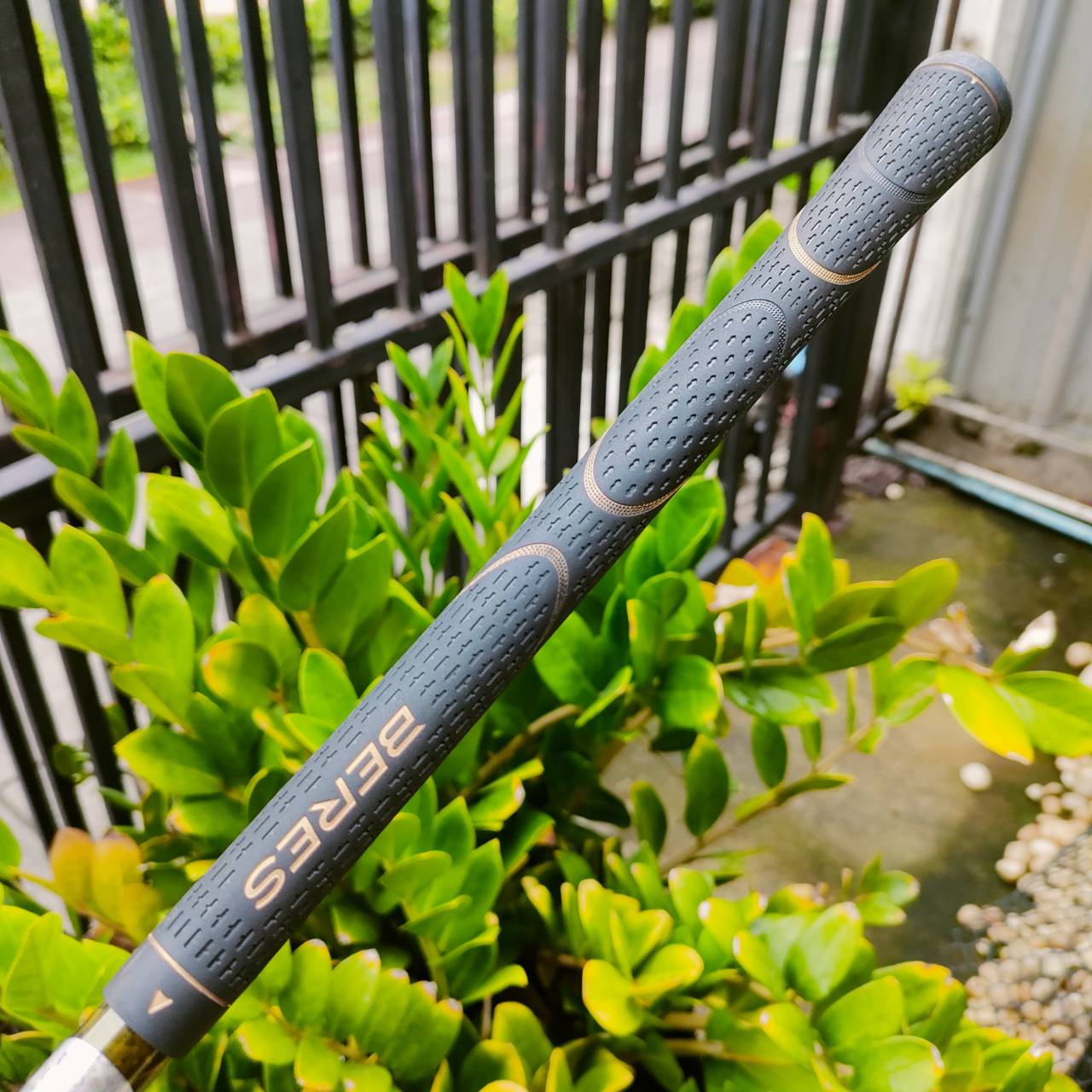 *** ก้าน 3 ดาว *** Driver HONMA BERES S-06 องศา 9.5 ความยาวก้าน 46 นิ้ว ก้าน ARMRQ X 47R *** 3 ดาว *** ไม้กอล์ฟพรีเมี่ยมมือสอง ของแท้ By NakaraLuxurious