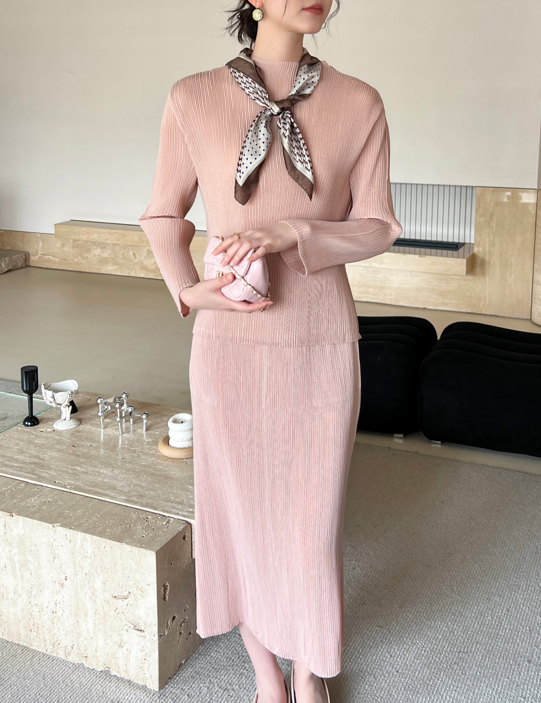 ปรับราคาลง20%!! 2MUAY รุ่น GJO11032/ GJO11044 เซ็ตพลีทผ้าแมตต์ HIGHNECK LONGSLEEVE TOP WITH PENCIL SKIRT PLEATED SET 10 สี FREE SIZE