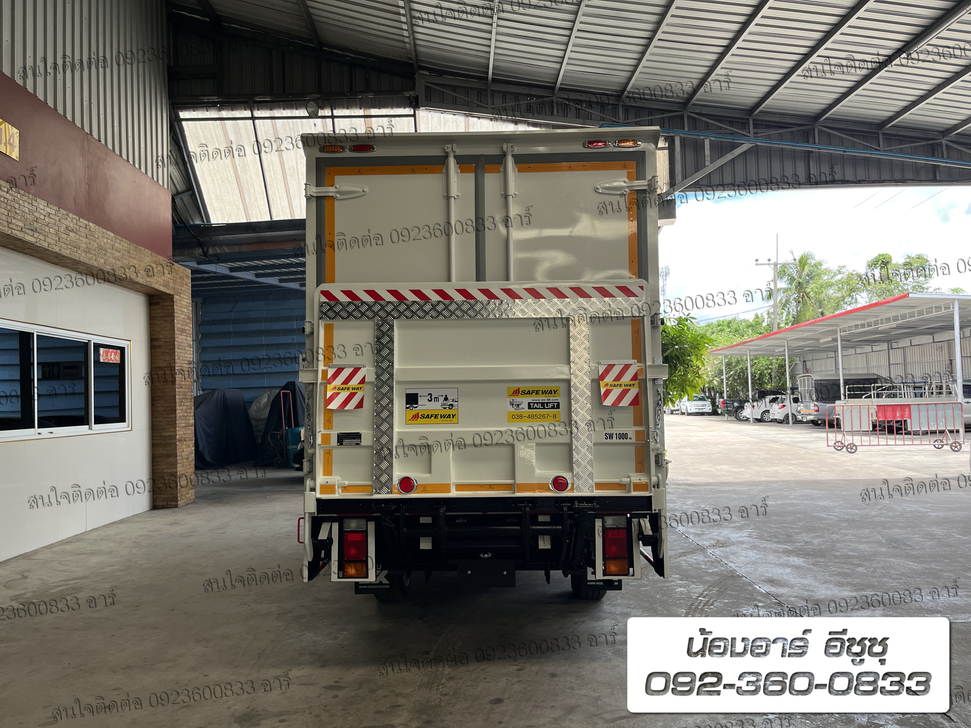 4 ล้อ ISUZU NLR130 แรงม้า ตู้แห้งพร้อมลิฟท้าย
