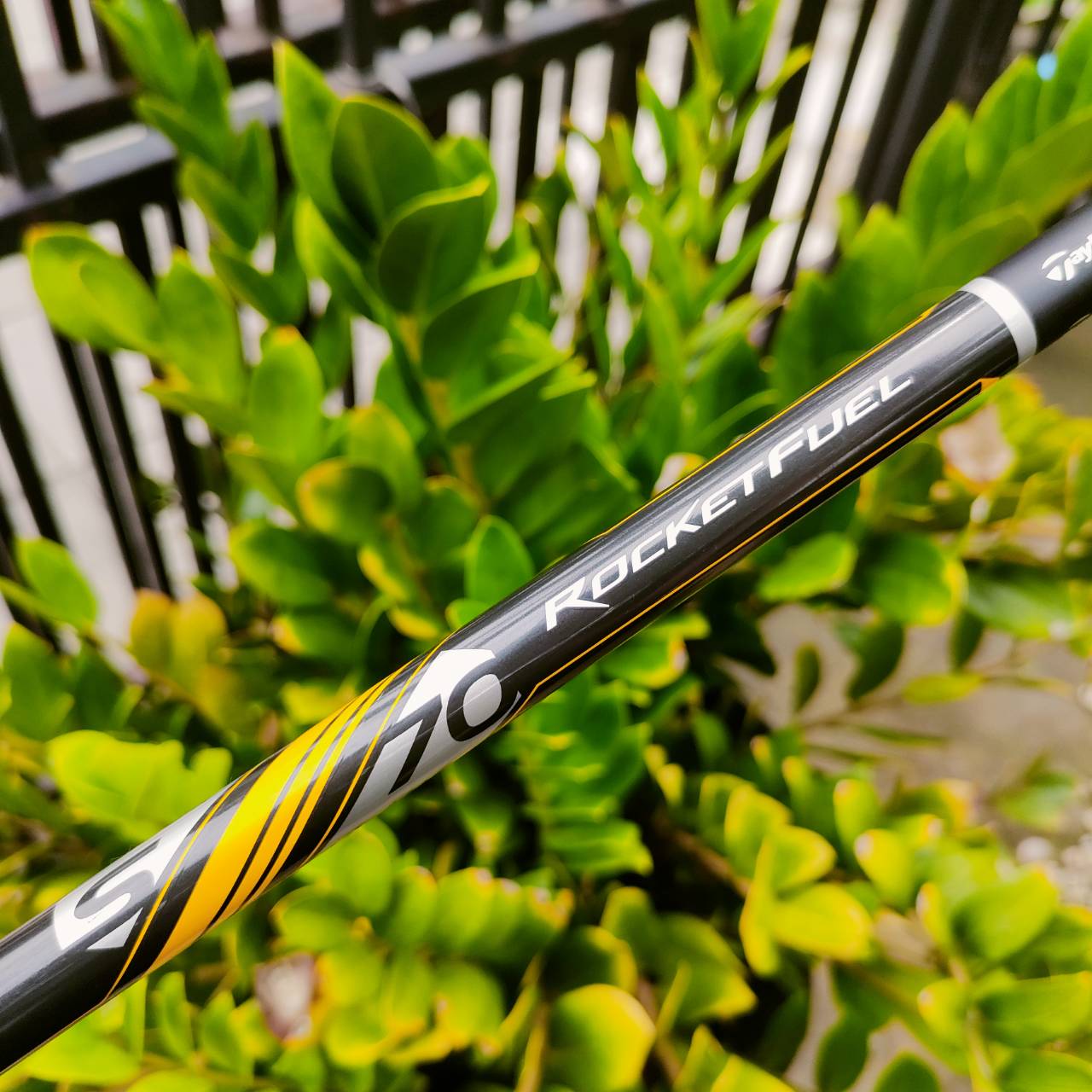 ก้านสำหรับใส่ Fairwaywoods Taylormade ROCKET FUEL เป็นก้าน MATRIX FLEX S มือสองสภาพสวยมากเดิมๆ ไม้กอล์ฟพรีเมี่ยมมือสอง ของแท้ By NakaraLuxurious