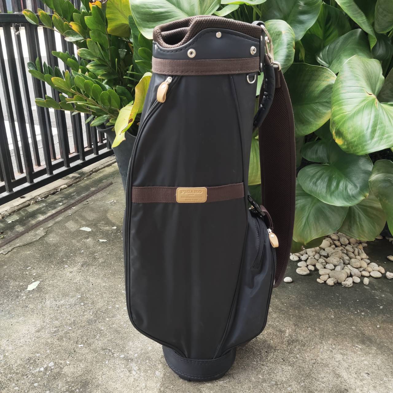 ถุงกอล์ฟ FIGARO PARIS แบรนด์เรียบหรู ดูแพงมากค่ะ สำหรับท่านที่ชอบลุคผู้ดี โดยเฉพาะ