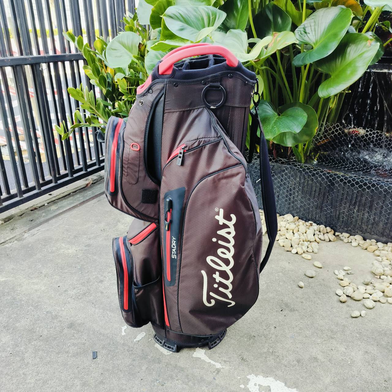 ถุงกอล์ฟ Titleist CART 15 STADRY™ มือสอง ของแท้!!! ของใหม่หมื่นกว่า