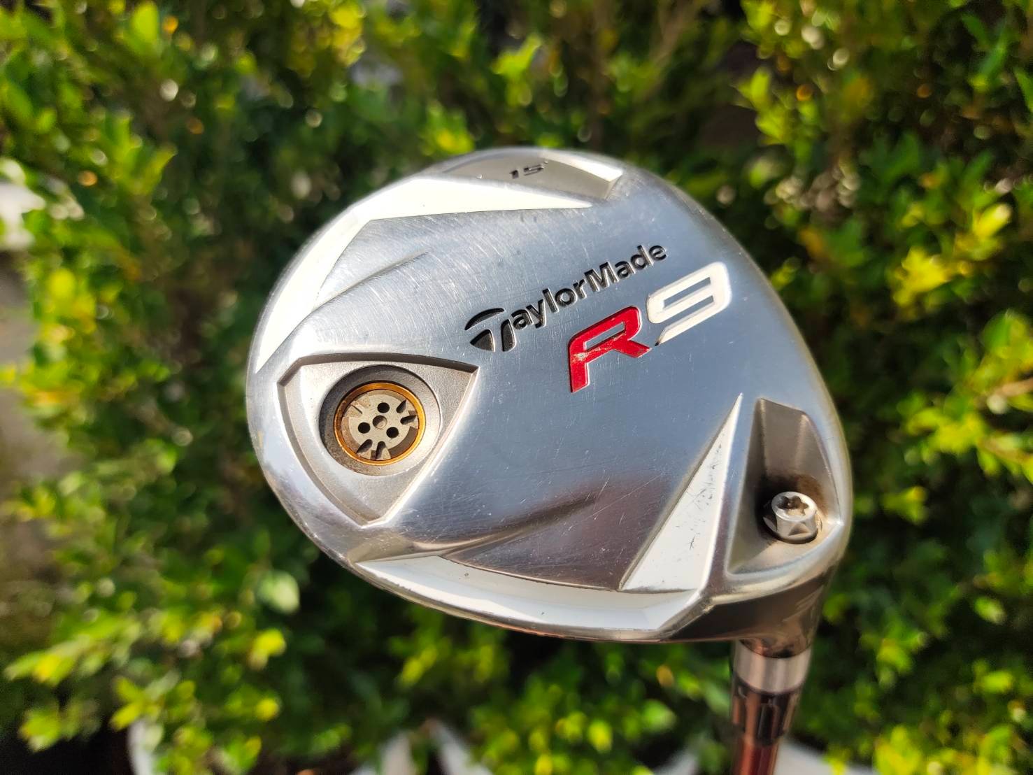 FW3 Taylormade R9 หัวแบนๆตีลอยง่าย เสียงหวาน สามารถไขปรับได้ด้วยครับ ก้านดีมาก FUJIKURA MOTORE FLEX M องศา 15