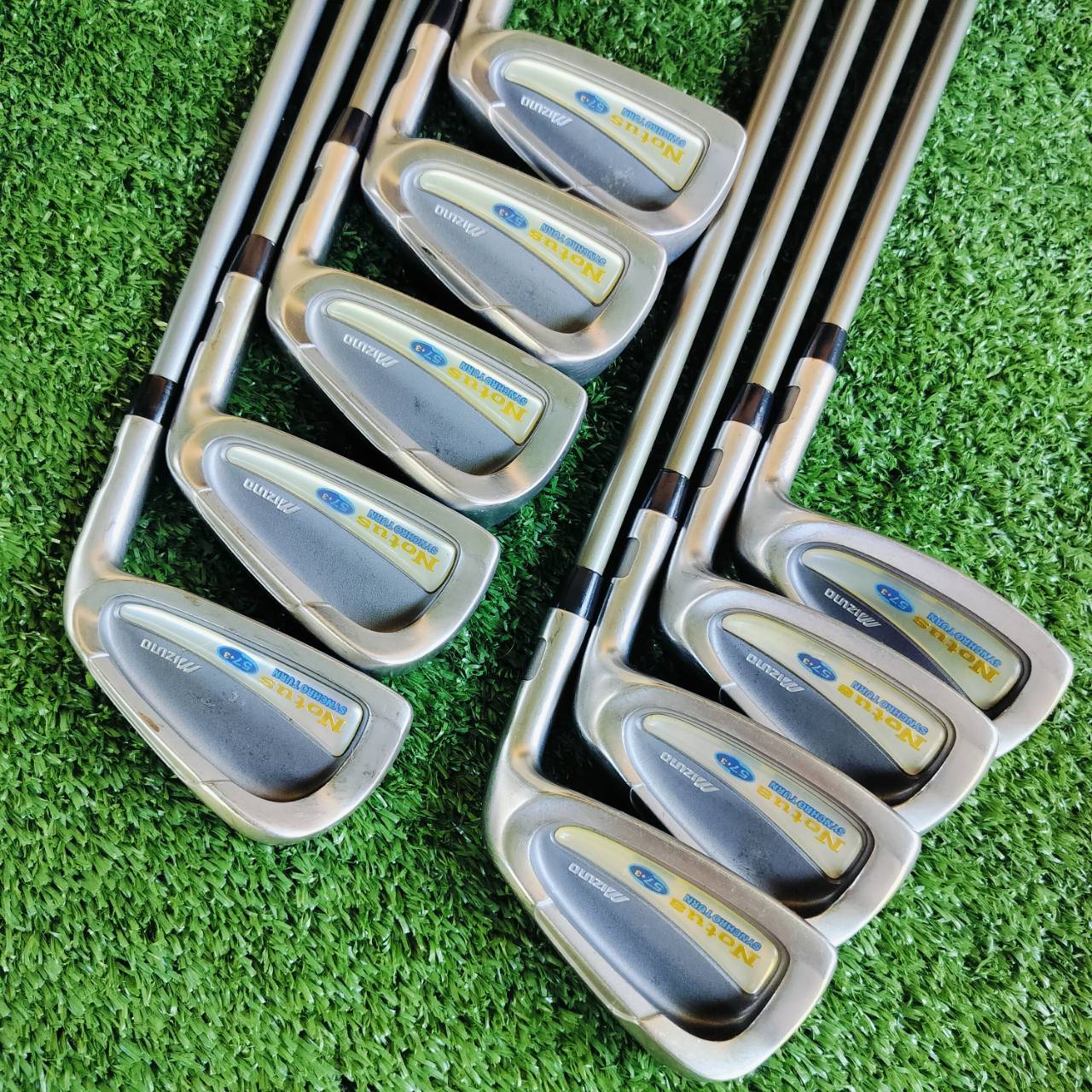 ชุดเหล็ก MIZUNO NOTUS SYNCHRO TURN 57+3 ก้าน NOTUS FLEX R มีเหล็ก 3-9 PW และ FW ตีไกลมาก องศาชันขึ้น แต่ตีลอยง่าย ไม้กอล์ฟพรีเมี่ยมมือสอง ของแท้ By NakaraLuxurious