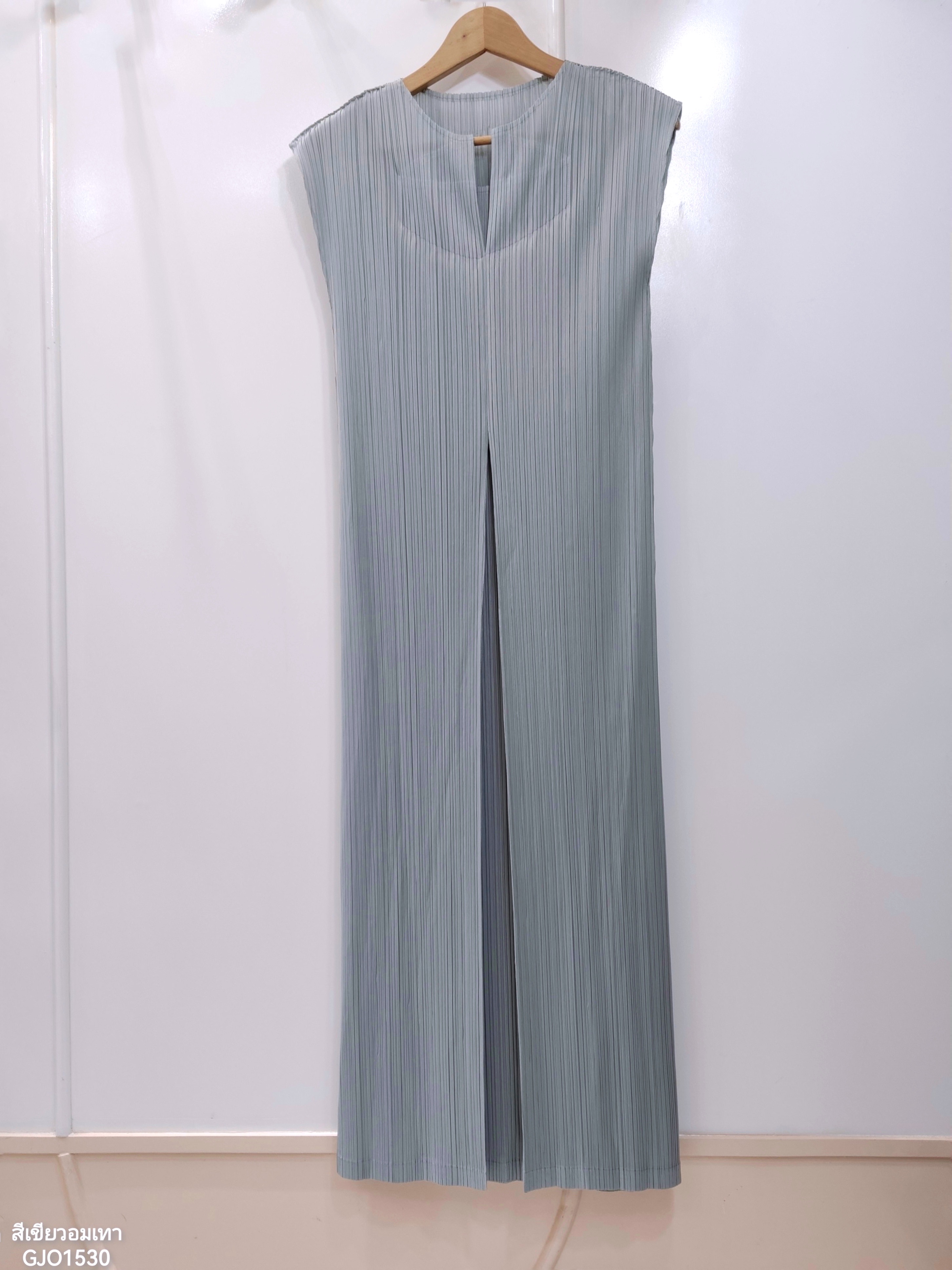 2MUAY รุ่น GJO1530 เดรสพลีทคุณภาพ OPEN NECK CAP SLEEVE PLEATED DRESS 10 สี FREE SIZE