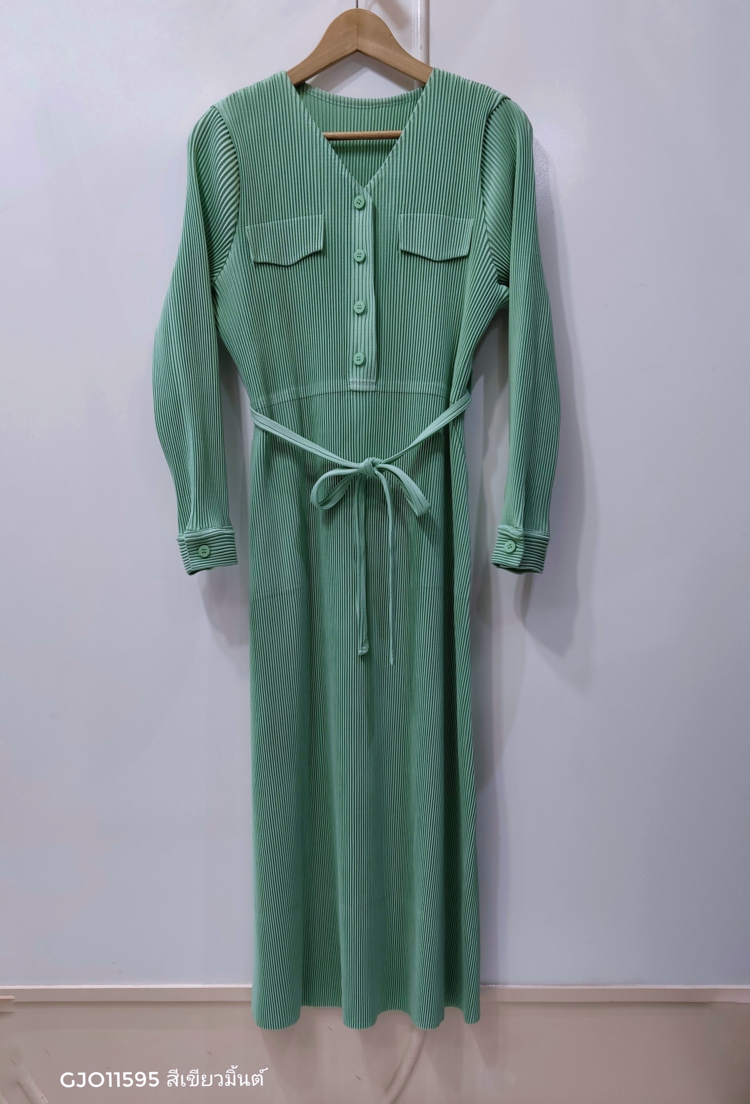 2MUAY รุ่น GJO11595 เดรสอัดพลีท THICK V NECK LONG SLEEVE PLEATED DRESS 8 สี FREE SIZE