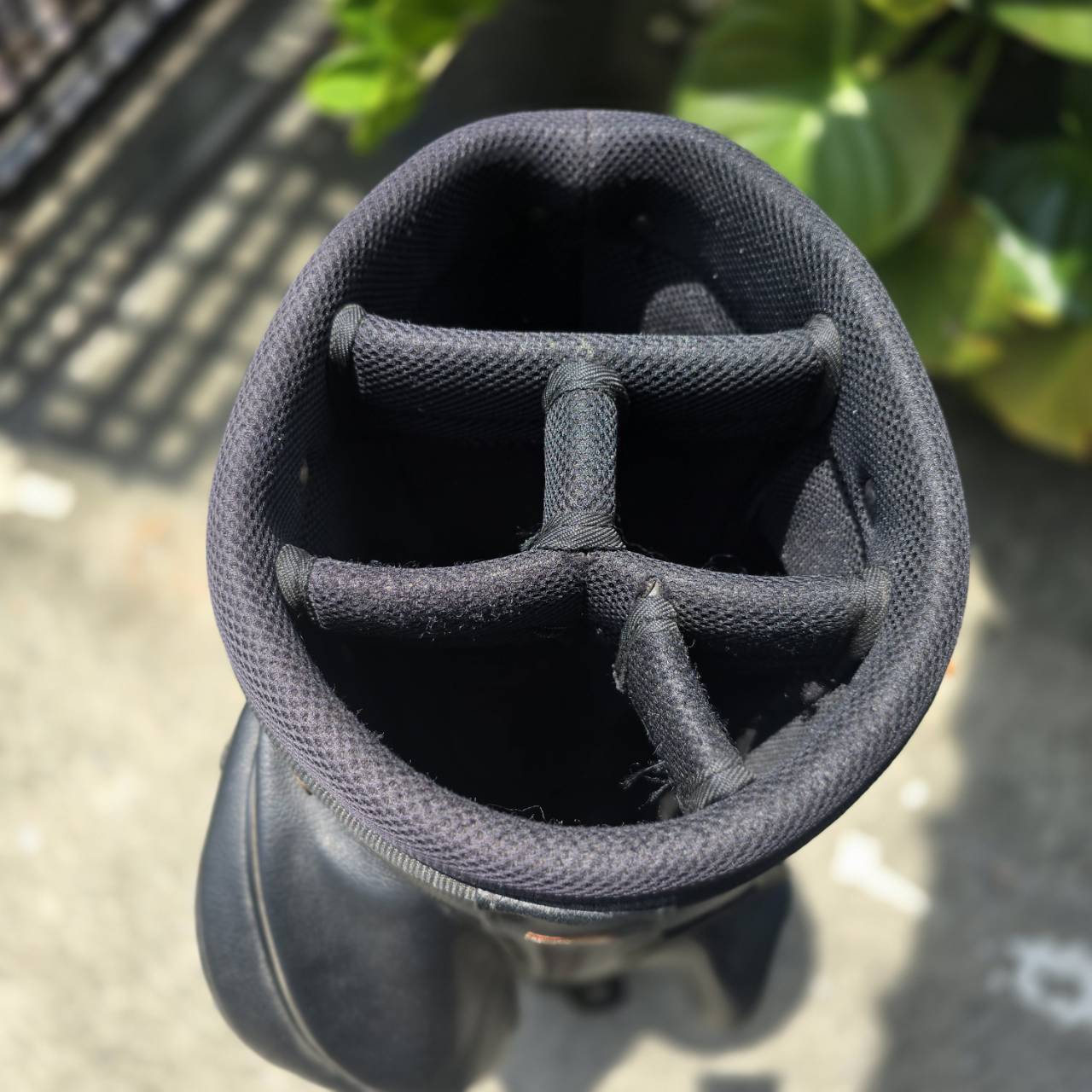 ** ไม่มี COVER ** ถุงกอล์ฟ VOLVO หนังสวยมากค่ะ นอกจากนั้นใช้งานได้ตามปกติเลยค่ะ