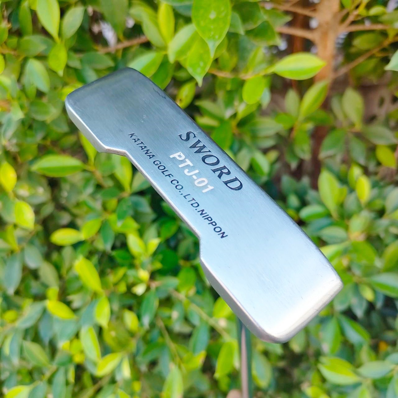 PUTTER SWORD PTJ-01 ความยาว 34 นิ้ว สุดยอดพัตเตอร์พรีเมี่ยมญี่ปุ่น น้ำหนักดีมากๆ หน้า MILLED เกาะไลน์ขั้นเทพ ไม้กอล์ฟมือสอง ของแท้ BY NakaraLuxurious