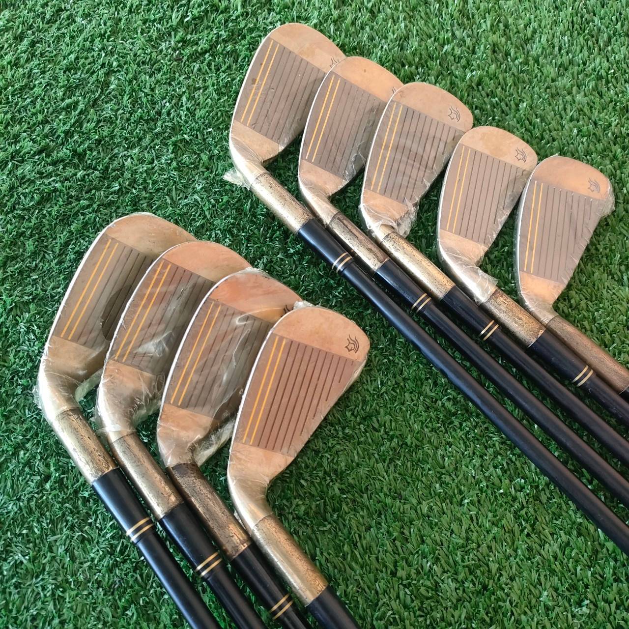 ชุดเหล็ก GARY PLAYER ANVIL CLASSIC ของใหม่!!! มีเหล็ก 3-9 เเละ PW SW ก้าน ANVIL HMG 45 FLEX C ก้านค่อนข้างอ่อน ตีสบายๆ!! ไม้กอล์ฟมือหนึ่ง ของแท้ BY NakaraLuxurious