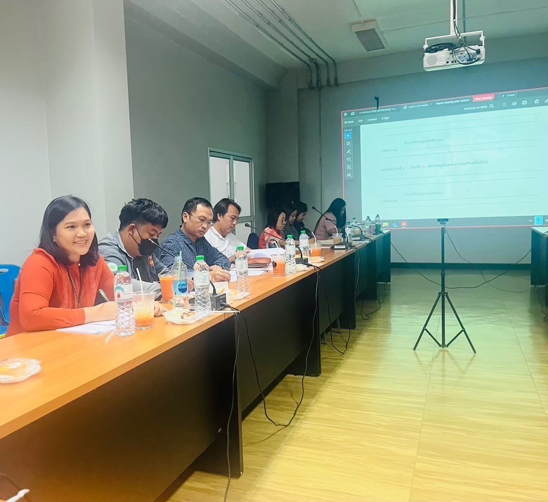 ม.ศิลปากร งานก่อสร้างจุดทิ้งขยะ