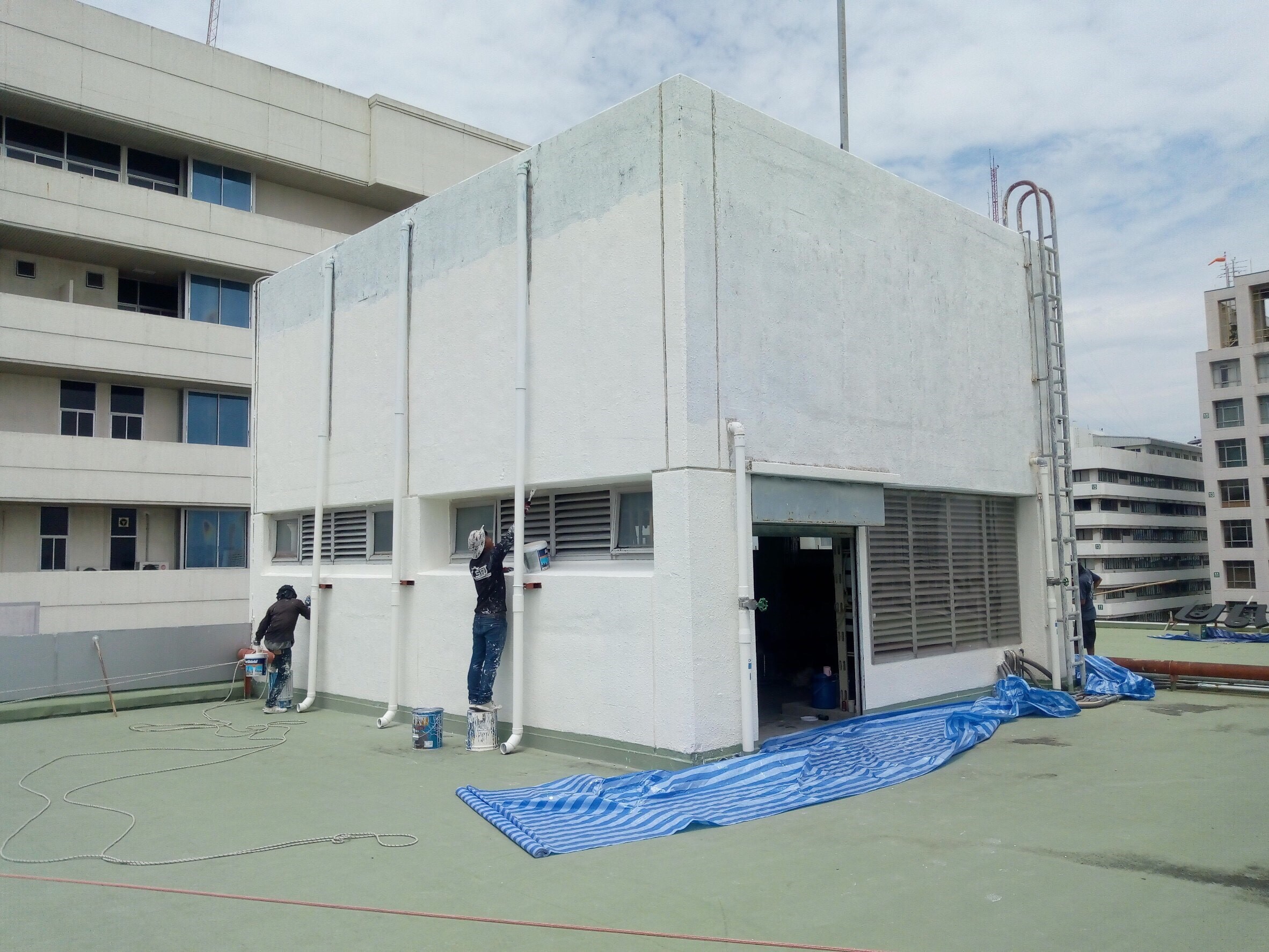 1.งานปรับปรุงระเบียงเปลี่ยนท่อและทาสีตึกอัษฎางค์ชั้น 1-13 รพ.ศิริราช