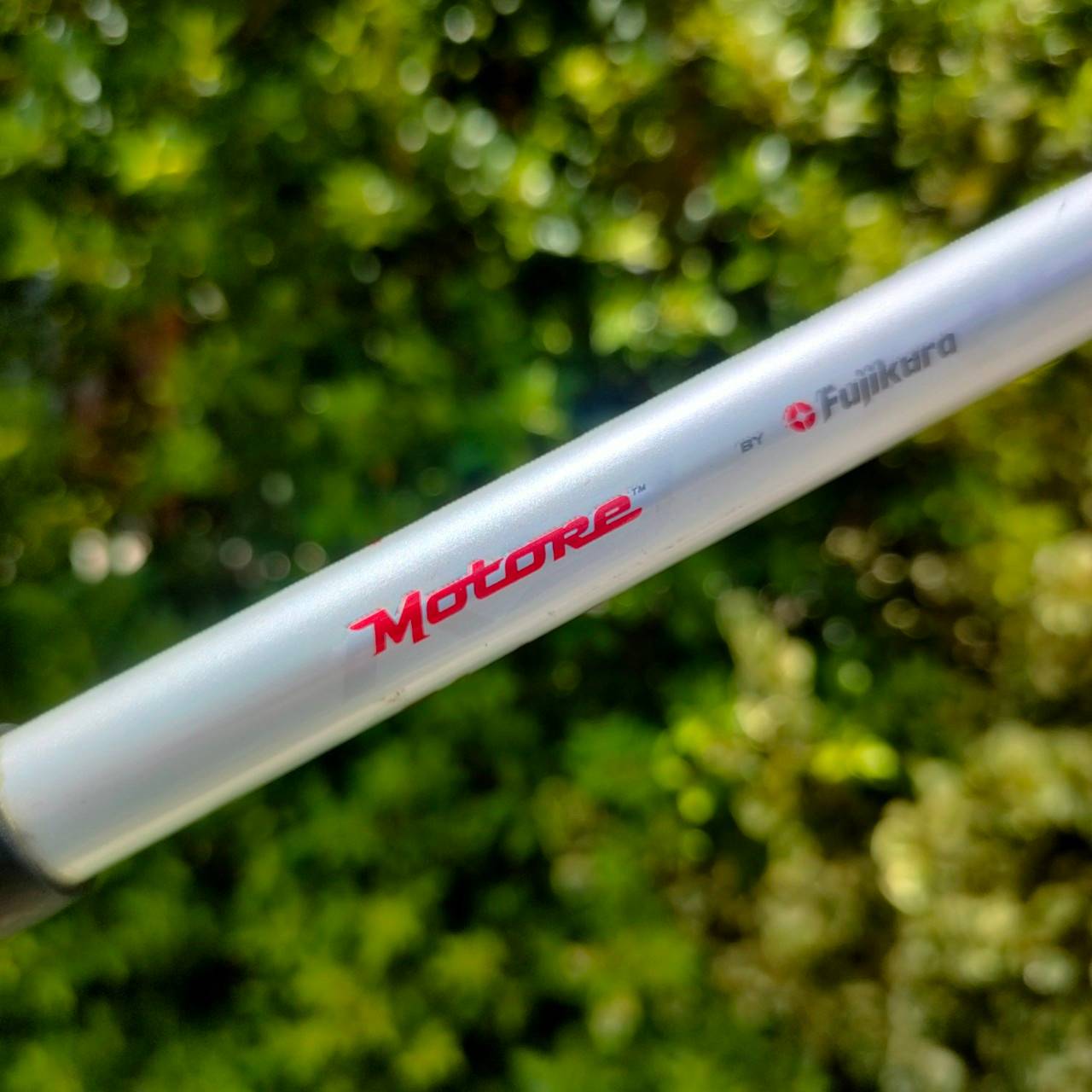 DRIVER TAYLORMADE R9 องศา 10.5 ก้าน FUJIKURA MOTORE FLEX R หัวรุ่นนี้ตีดีมากๆๆๆ มีหมุดถ่วงหลายจุด และยังไขปรับได้ ตีง่ายมาก ไม้กอล์ฟมือสอง ของแท้ BY NakaraLuxurious