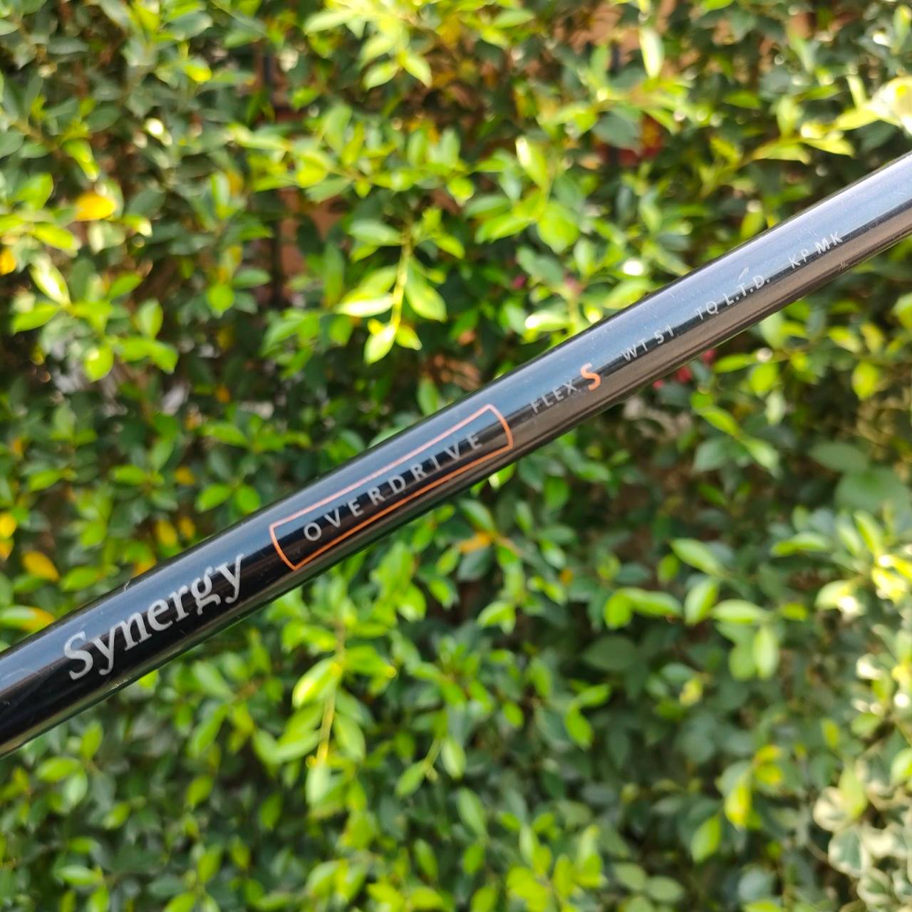 DRIVER BRIDGESTONE SYNERGY องศา 9.5 ก้าน SYNERGY FLEX S หัวใหญ่มาก รูปทรงดีไซน์ให้ตีง่าย และส่งพลังแบบสุดๆเลยครับ MADE IN JAPAN หัวนี้กระดองลอยเยอะหน่อยครับ เกิดจากการเก็บไม่ดี ไม่มีผลต่อการตี ตีดีแบบสุดๆ ราคานี้พลาดไม่ได้!!!