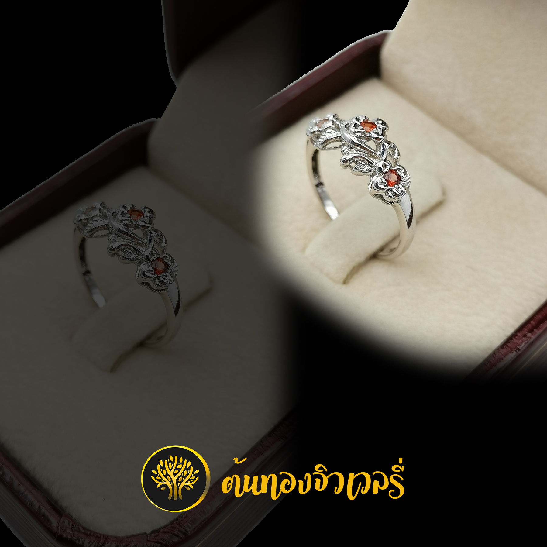 แหวนเงินลายดอกไม้ฝังพลอยบุษราคัม สวยๆเก๋ๆ ไม่เหมือนใครแน่นอนครับ