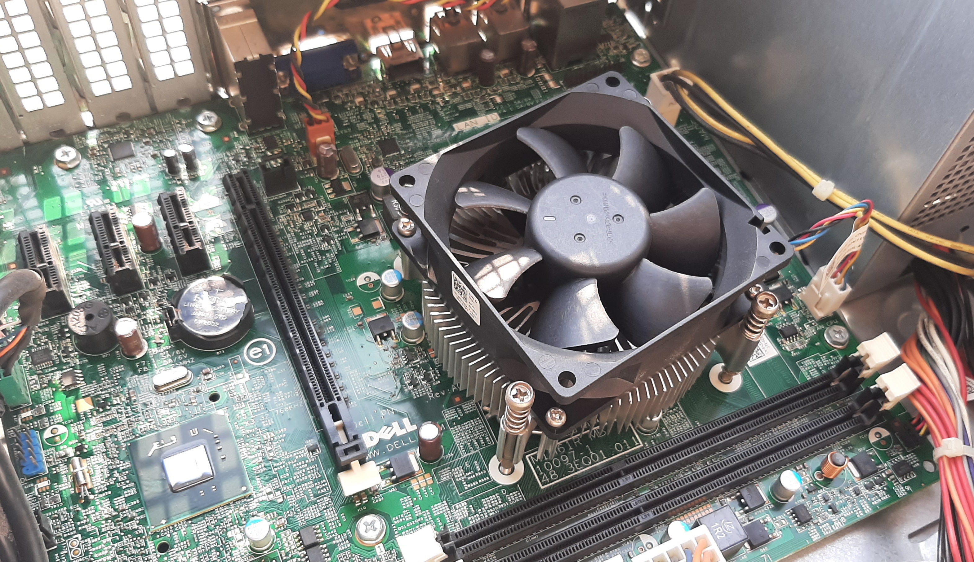 พีซีมือสอง Dell Optiplex 390 MT (เครื่องเปล่า) รองรับ CPU Gen2 Ram DDR3 สภาพดี ประกันร้าน 1 เดือน