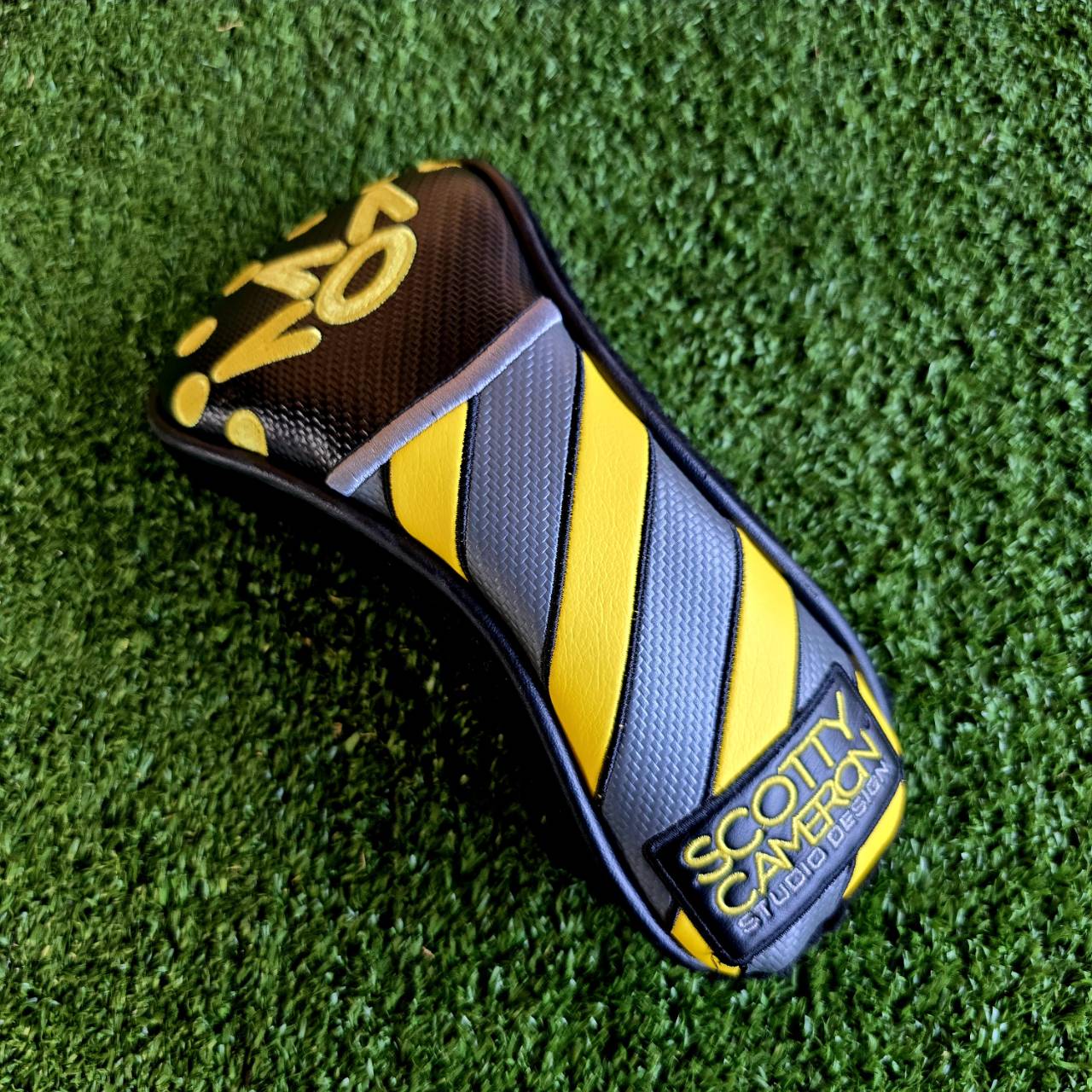 2018 Caution Stripe - Sunshine Yellow Set COVER ใส่ HYBRID SCOTTY CAMERON ของแท้ มือสอง สภาพงามมากๆ เดิมๆ หายากมาก ตอนนี้หาไม่ได้แล้ว