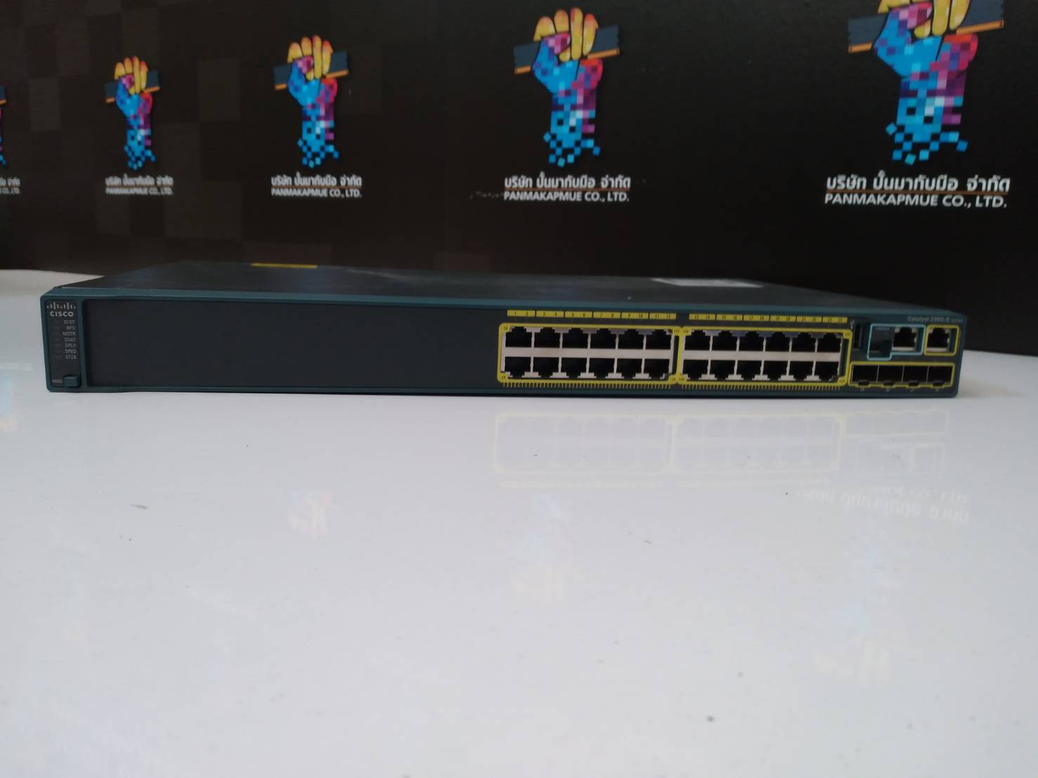 Cisco Catalyst 2960 WS-C2960S-24TS-L V02 24-Port Gigabit Switch