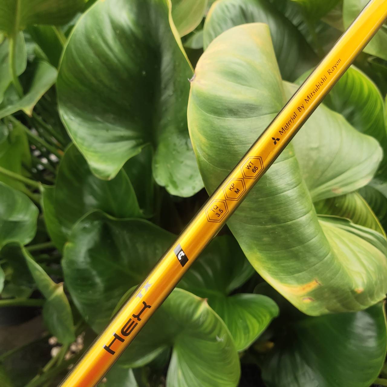 Driver HIPPO HEX TX หัวสี่เหลี่ยม ออกแบบหัวไม้ที่มีรูปทรงเรขาคณิตเฉพาะ ช่วยให้มีค่า MOI (Moment of Inertia) สูงถึงกว่า 5000 ไม้กอล์ฟพรีเมี่ยมมือสอง