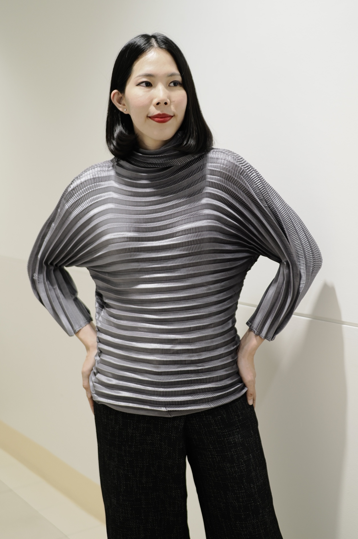 ปรับราคาลง40%!! 2MUAY GA6004-1 เสื้อพลีทคุณภาพ FOLD OVER NECK PLEATED TOP 3 สี FREE SIZE