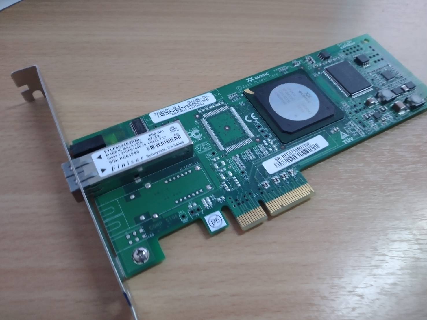 QLOGIC QLE2460 PX2510401-06 D 1 X FTLF8524E2KNL PCIe-to-4Gbps FC Adapter