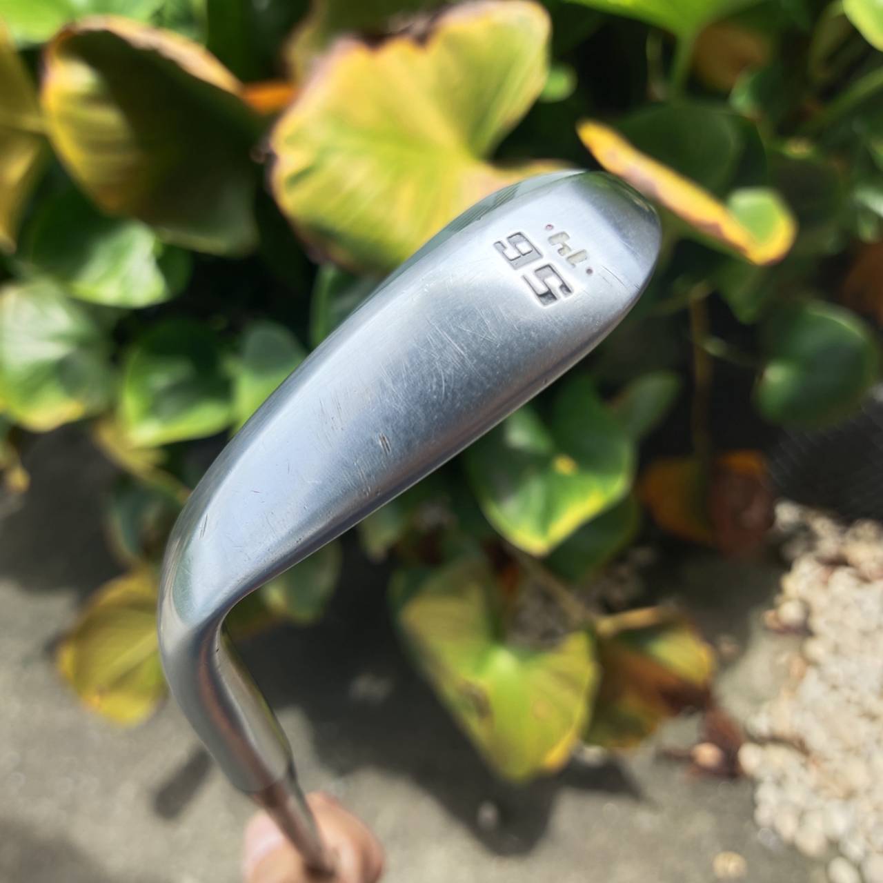 WEDGE TOURSTAGE X-WEDGE 56°/14° หน้าเหล็กมิลลิ่ง (Milled Face) และโซลแบบ Dual Grind