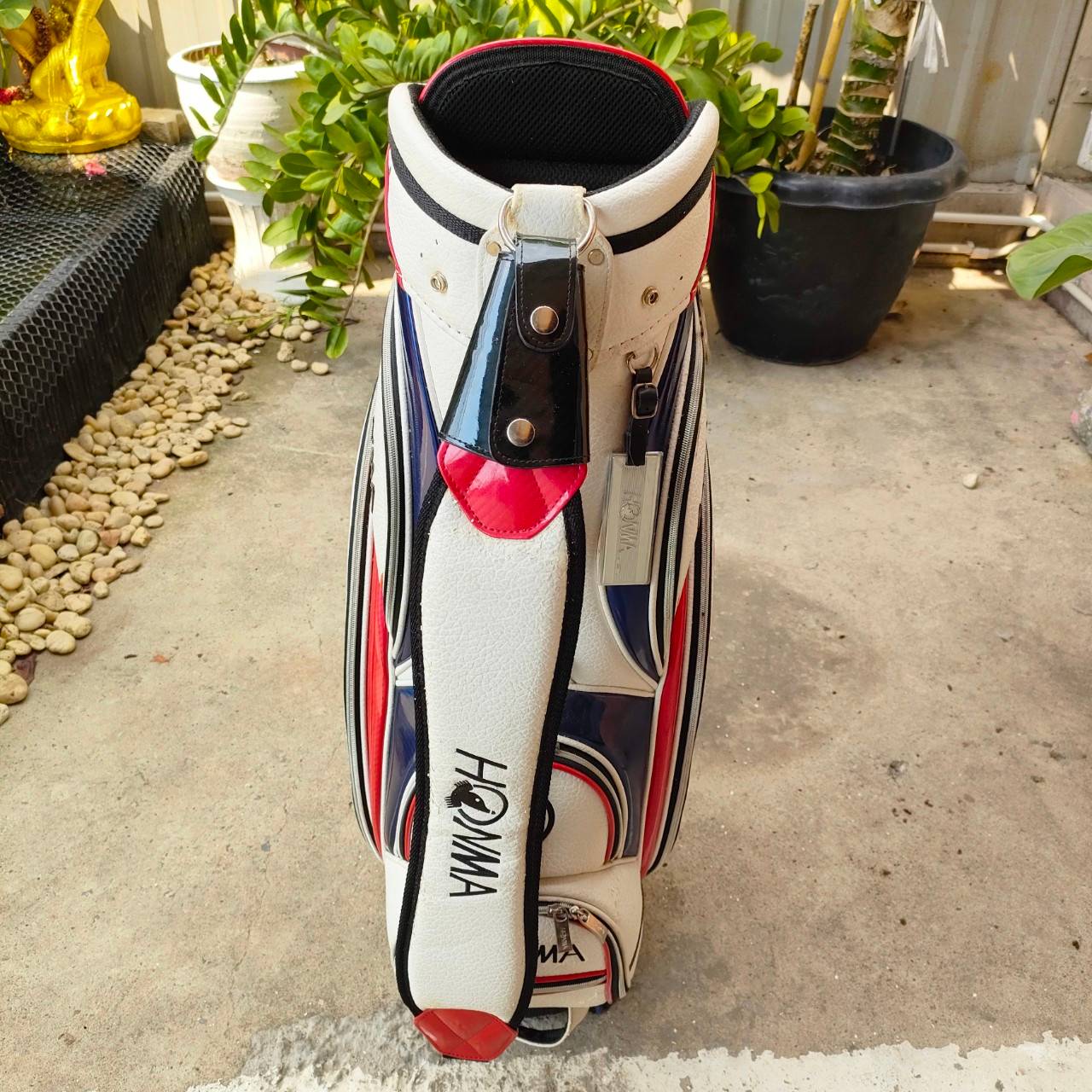 ถุงกอล์ฟ HONMA มือสอง ของแท้ ** COVER มีลอกนิดหน่อยมีรูป !! ปากถุงสวย สภาพถุงสวยเดิม ใช้ดีมาก ไม้กอล์ฟพรีเมี่ยมมือสอง ของแท้ By NakaraLuxurious