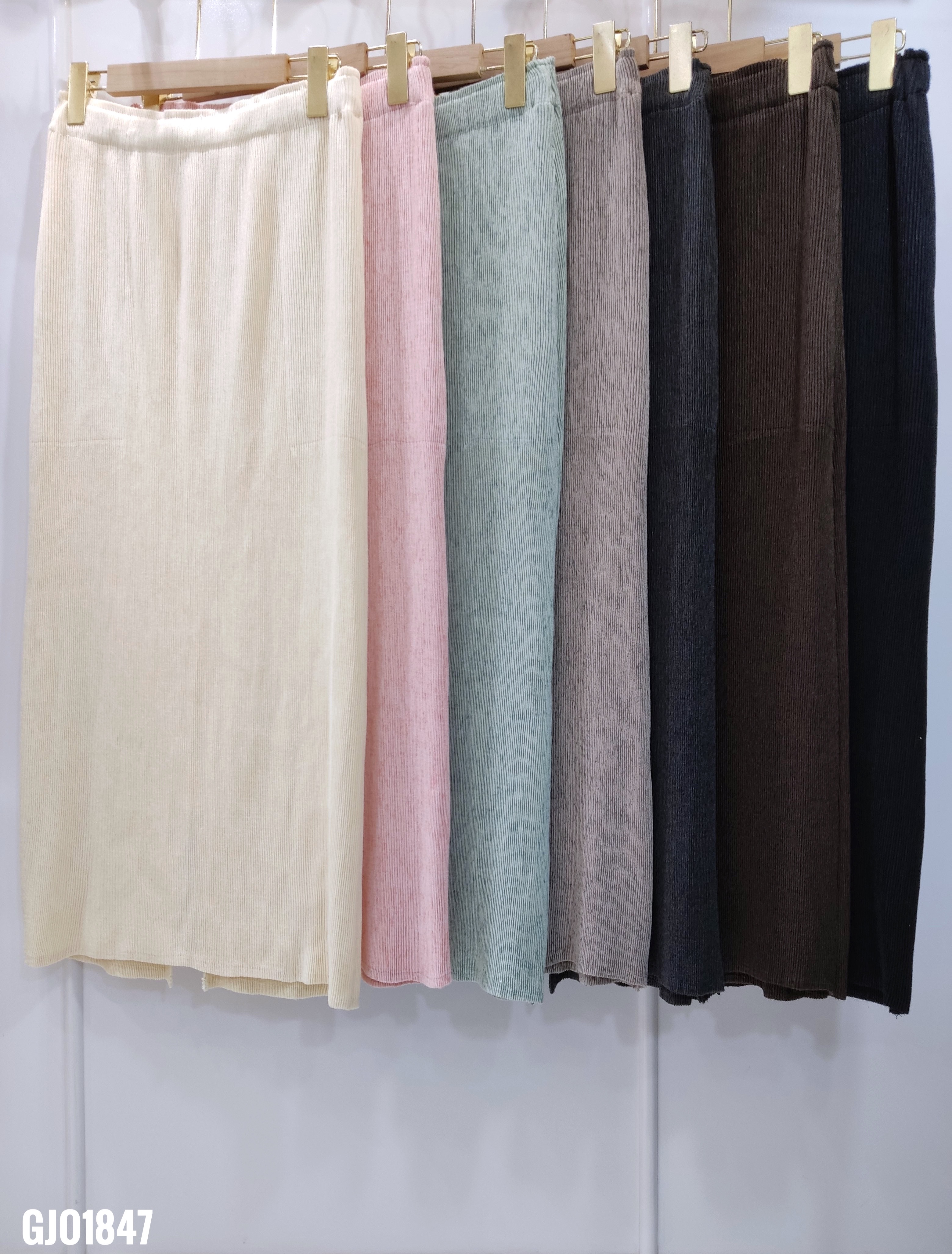 ปรับราคาลง20%!! ยาว 33.5นิ้ว! 2MUAY รุ่น GJO1847 กระโปรงพลีทคุณภาพ PENCIL KNIT PLEATED SKIRT 7 สี FREE SIZE