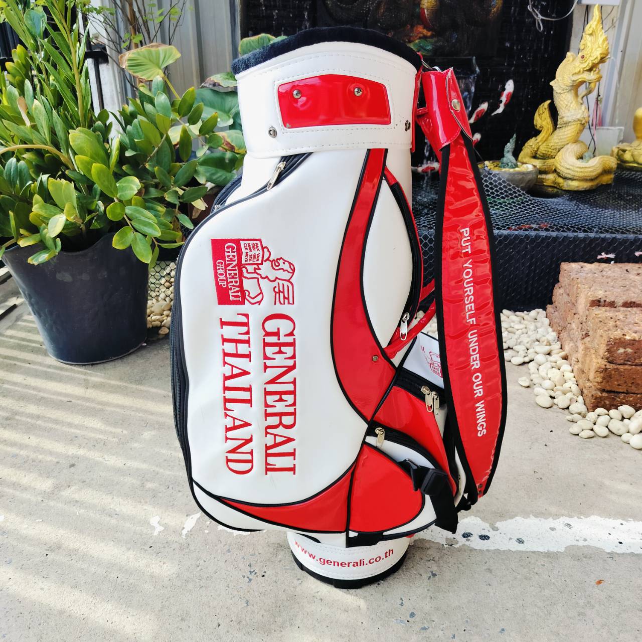 ถุงกอล์ฟ GENERALI ถุงสุดพรีเมี่ยม ภายในบุกำมะหยี่ สีขาวสวย สไตล์อังกฤษ น่าใช้ มือสอง สภาพสวยงาม เดิมๆ ไม้กอล์ฟพรีเมี่ยมมือสอง ของแท้ By NakaraLuxurious