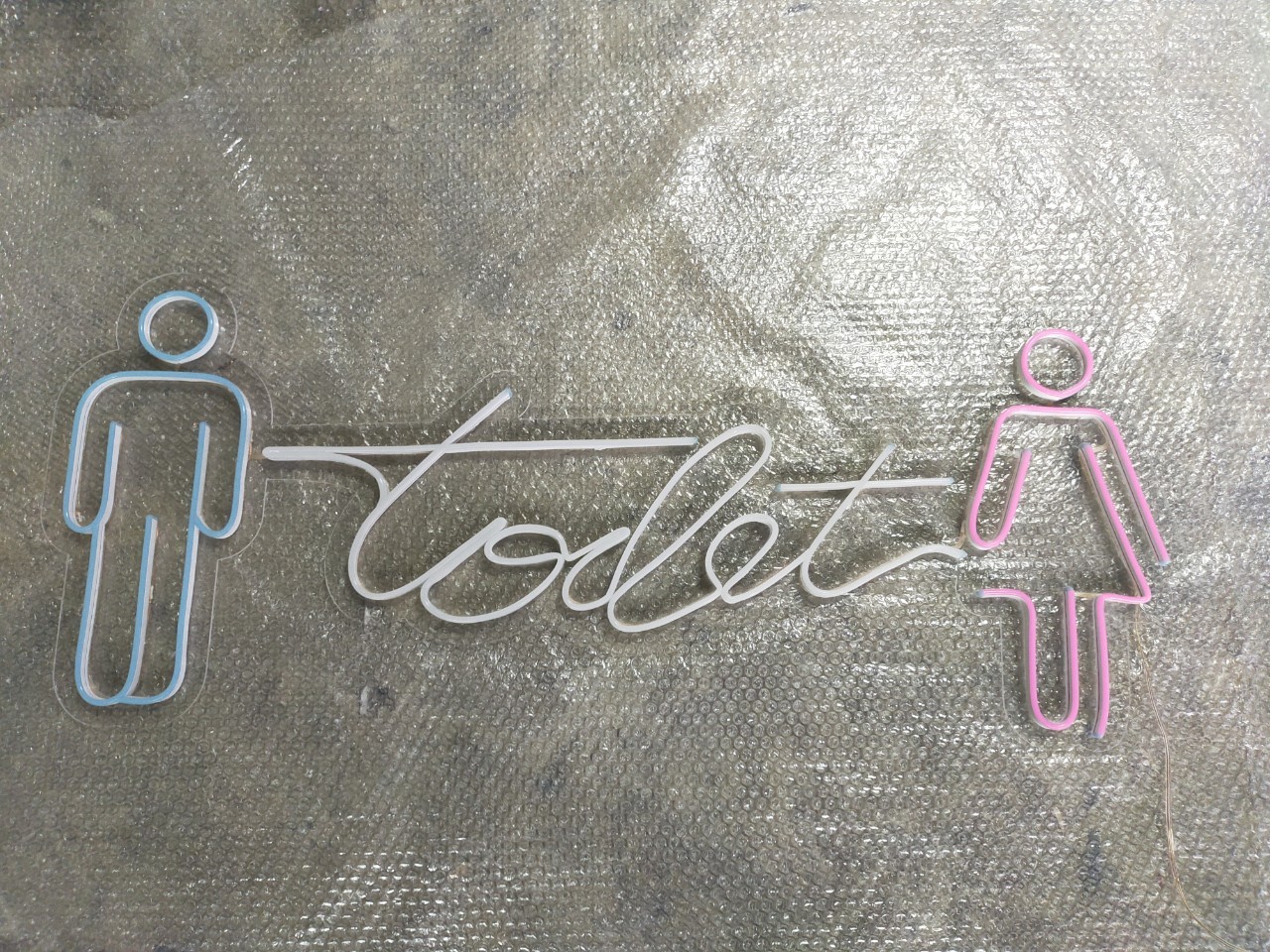 ไฟนีออน เฟค