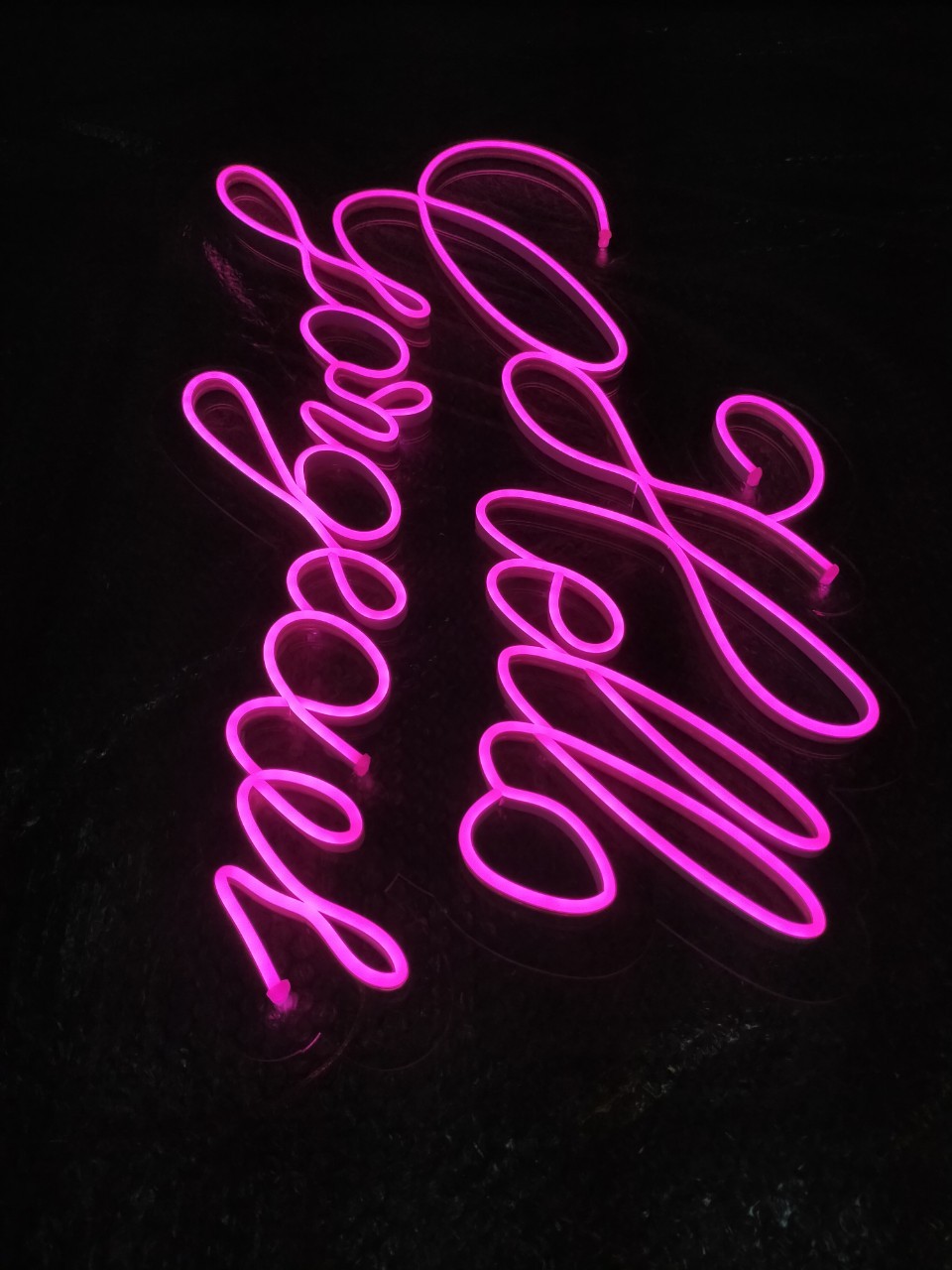 ไฟนีออน เฟค