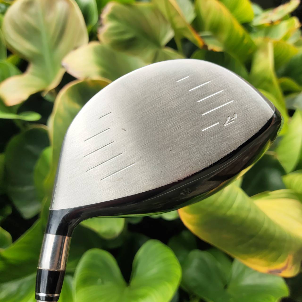 Driver Taylormade R7 XR เป็นรุ่นพรีเมี่ยมญี่ปุ่นของ Taylormade (JDM) ออกบบให้หน้าเด้ง ก้านเบา
