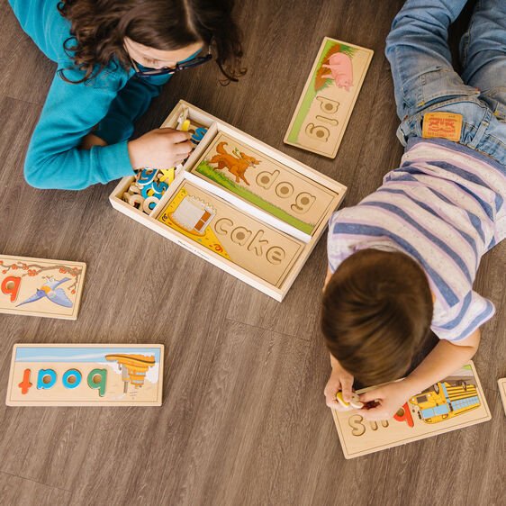 ชุดผสมคำศัพท์ บอร์ดสะกดคำ 2 ด้าน Melissa & Doug See and Spell