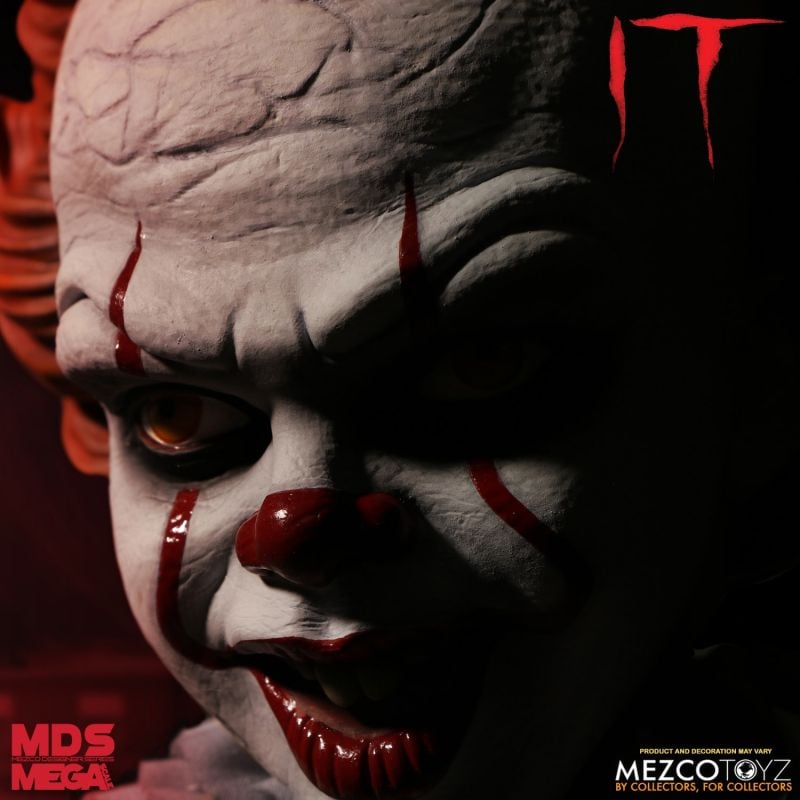 [สั่งจอง]Mezco Toys : Mega Scale Talking Pennywise 2017