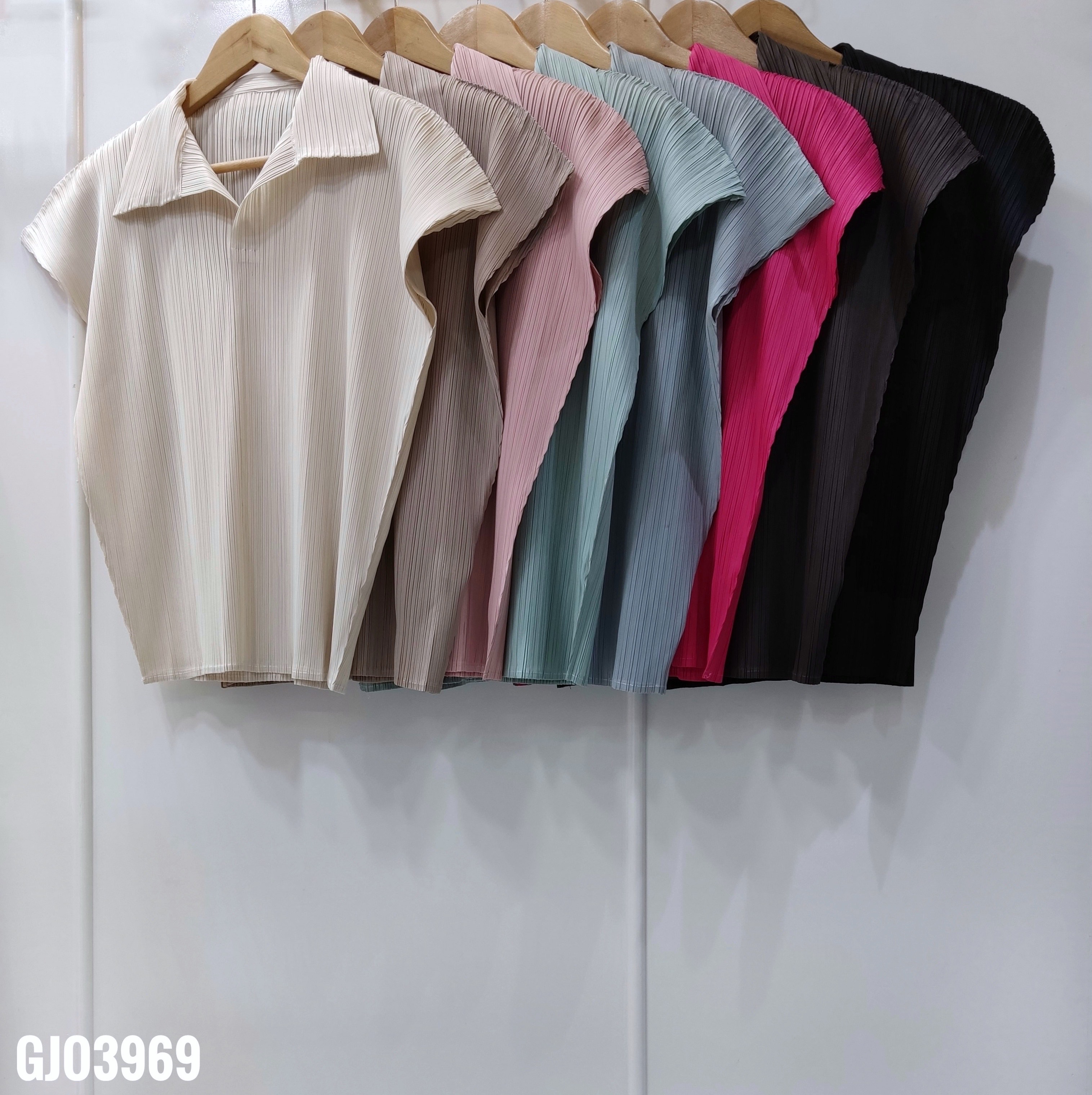 2MUAY รุ่น GJO3969 เสื้ออัดพลีทคุณภาพ BAT SLEEVE COLLAR PLEATED TOP 8 สี FREE SIZE