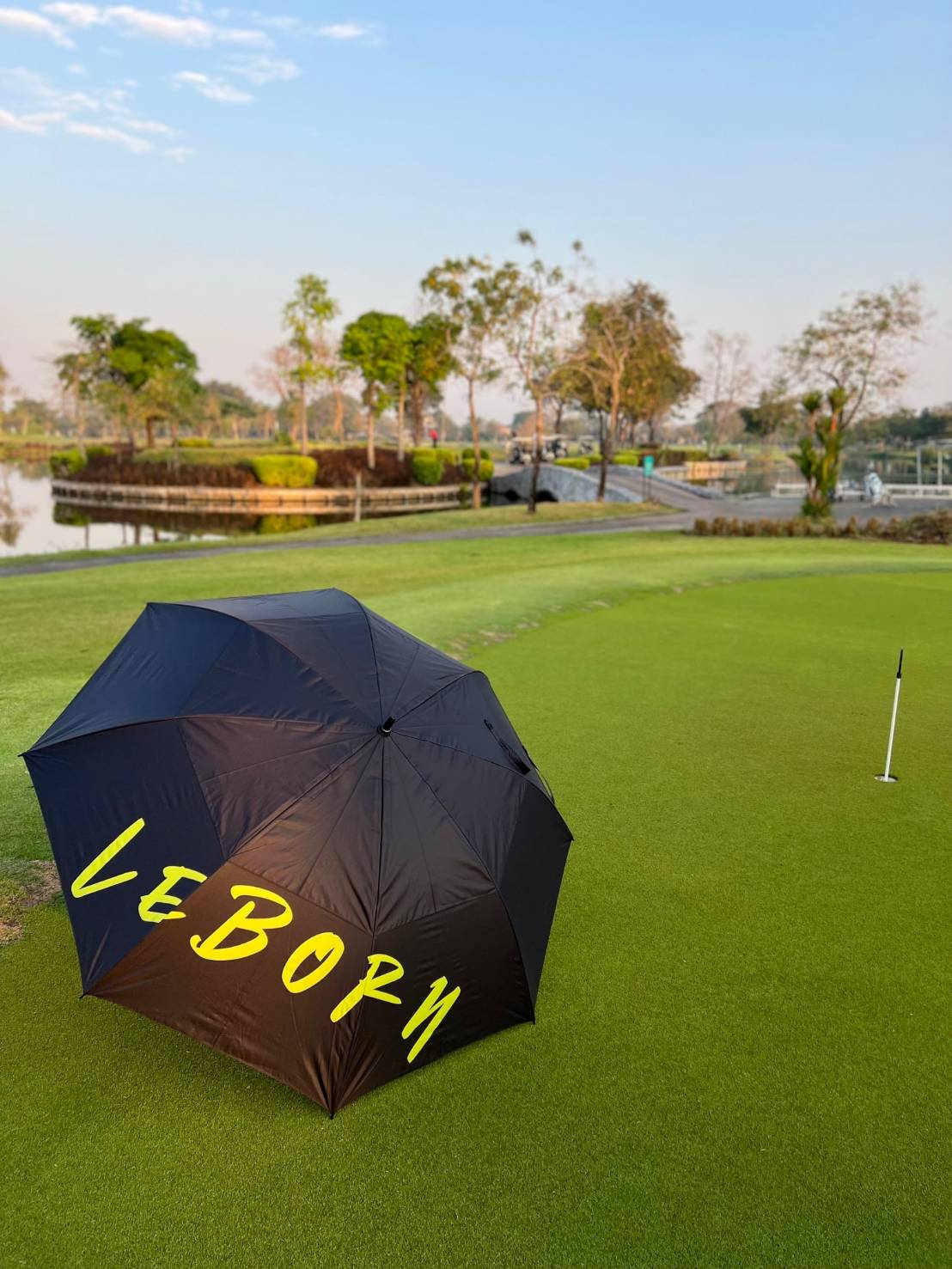 ร่มกอล์ฟ 2 ชั้น LEBORN - UM Black01 ร่มกัน UV กดเปิดอัตโนมัติ ขนาดใหญ่มาก 75 นิ้ว แต่น้ำหนักเบามากค่ะ!!!