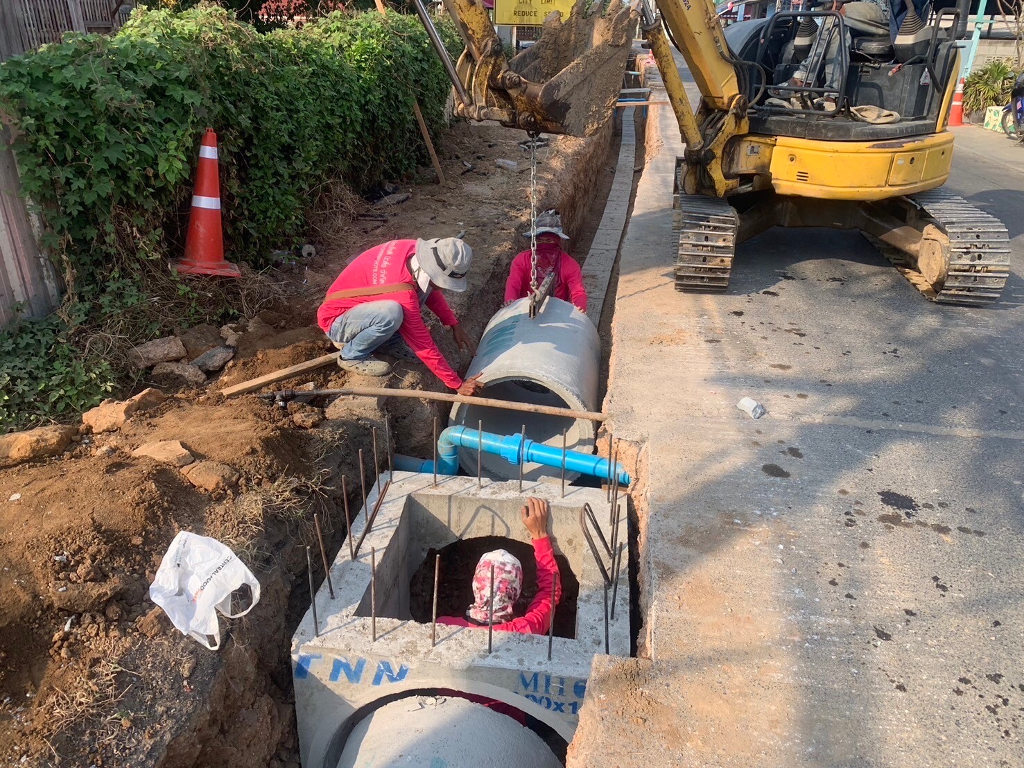 งานวางระบบท่อระบายน้ำ เทศบาลตำบลเบิกไพร อ.บ้านโป่ง