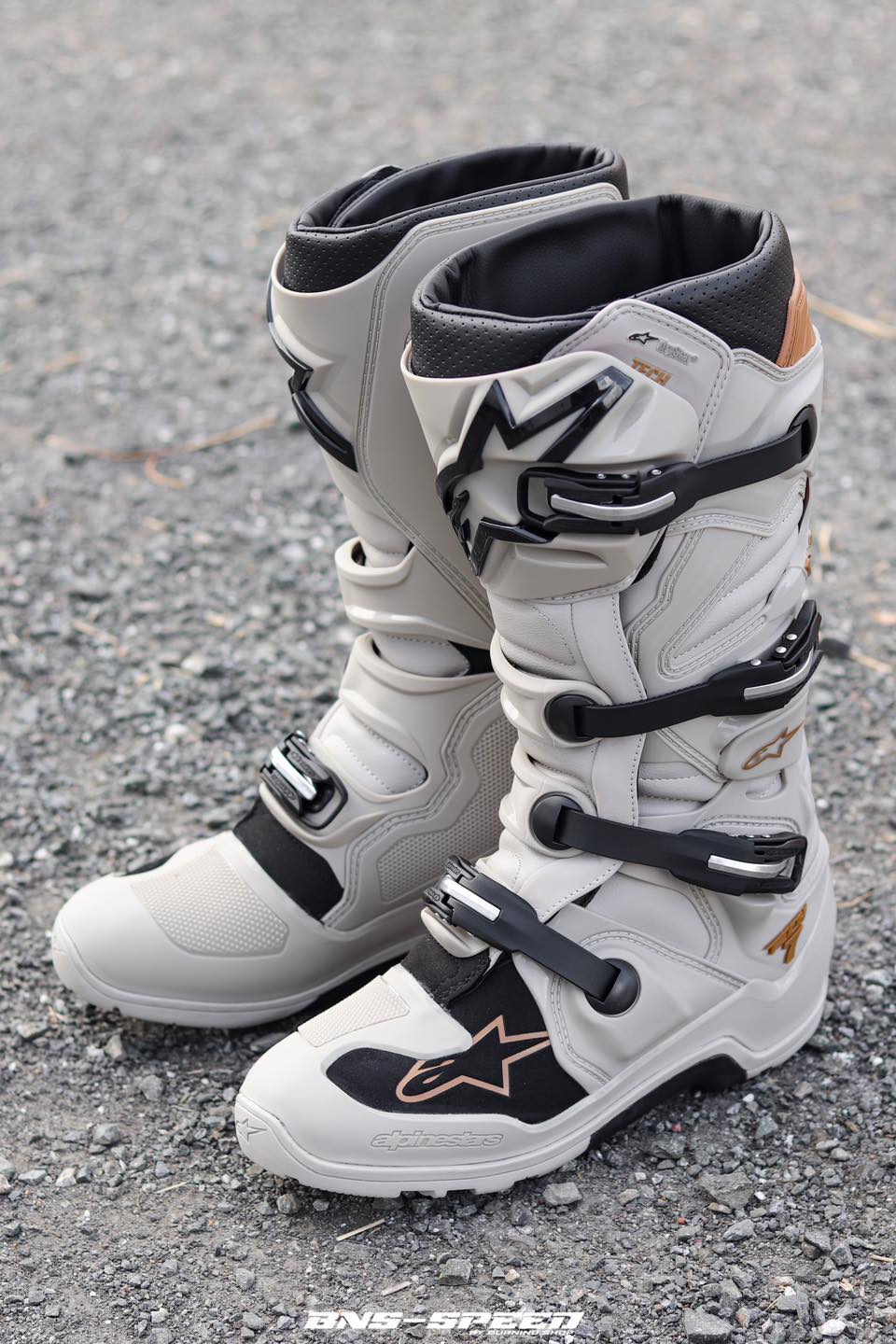 รองเท้า Alpinestars Tech7 Enduro Drystar® Boot - Gray Sand
