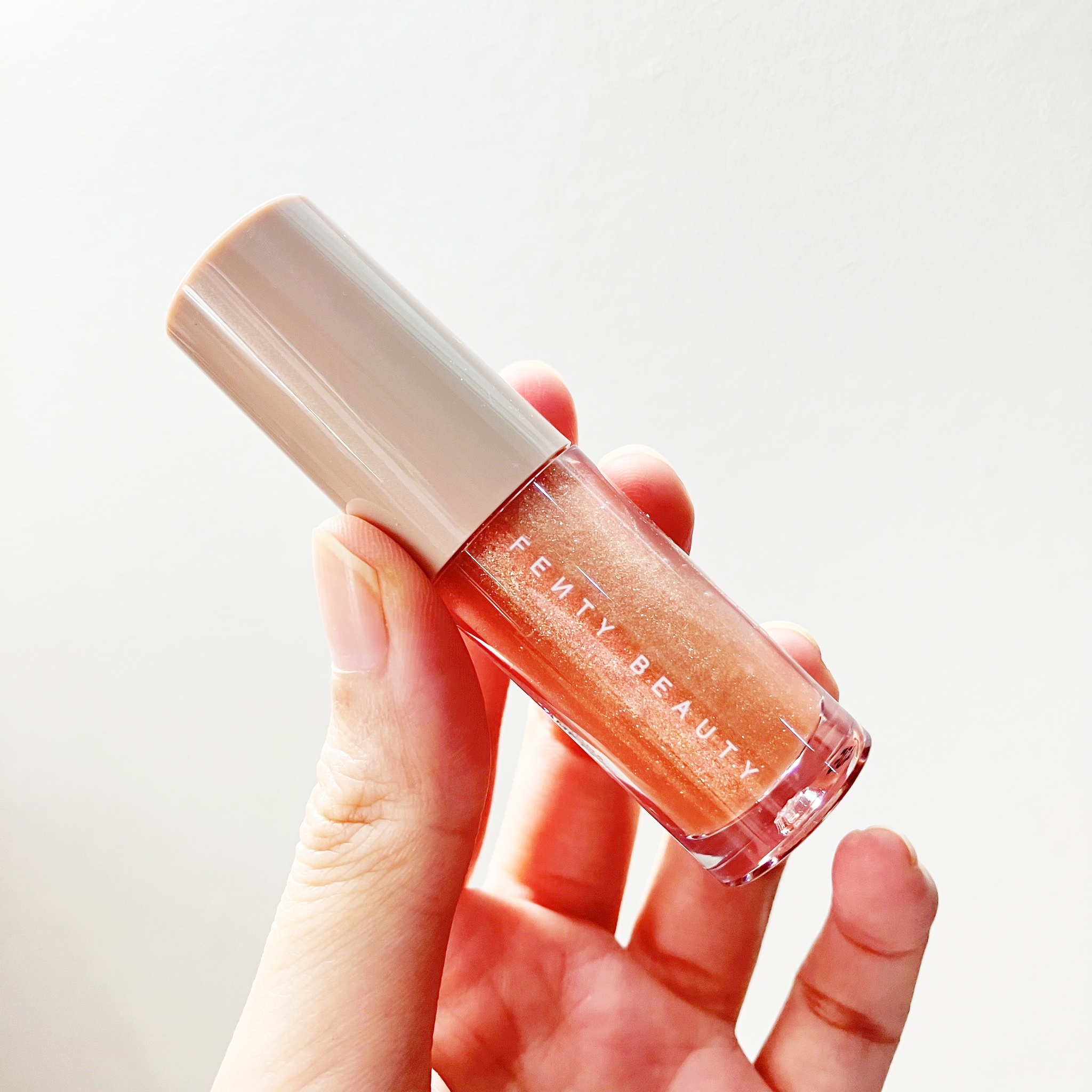 FENTY BEAUTY Gloss Bomb Universal Lip Luminizer ขนาดทดลอง 2ml ลิปกลอส