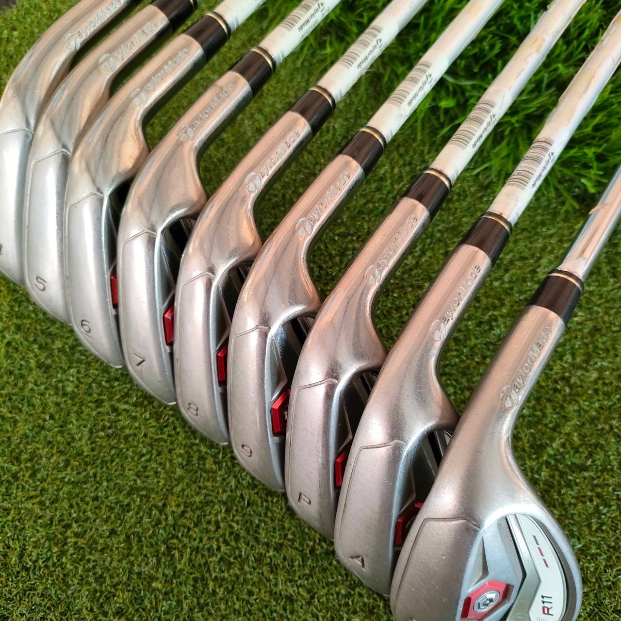ชุดเหล็ก TAYLORMADE R11 มีเหล็ก 4 - PW AW SW สภาพสวยเลยครับ ตีดี ตีง่าย ตีไกลครับ สวยๆนานๆเข้ามา
