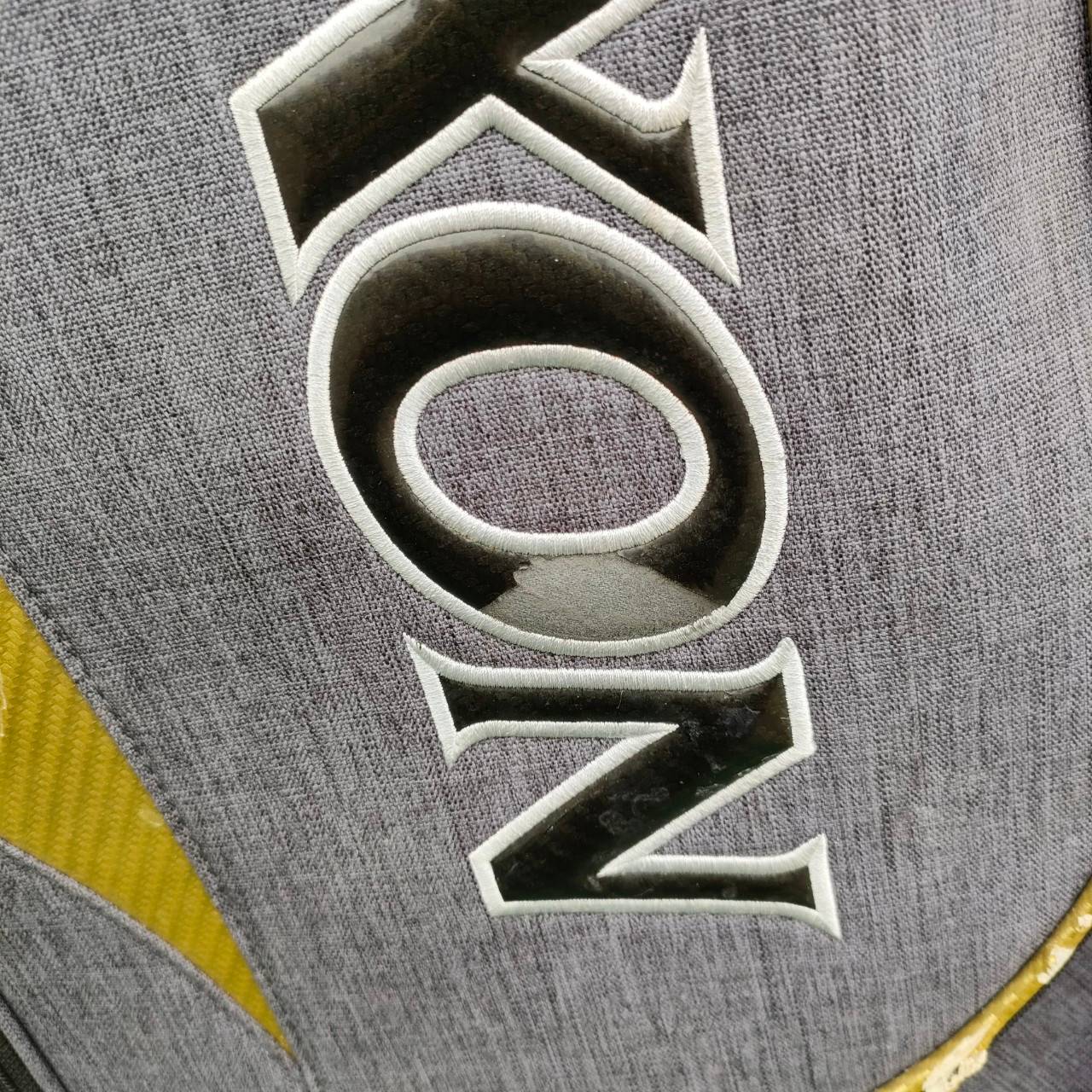 ถุงกอล์ฟ SRIXON มือสอง ปากถุง 8 นิ้ว ** ถุงกอล์ฟมีตำหนินิดหน่อยค่ะ มีรูปตำหนิให้ชมนะค๊า ** เป็นถุงของแท้จากญี่ปุ่นค่ะ มือหนึ่งแพงมาก!!! ไม้กอล์ฟมือสอง ของแท้ BY NakaraLuxurious