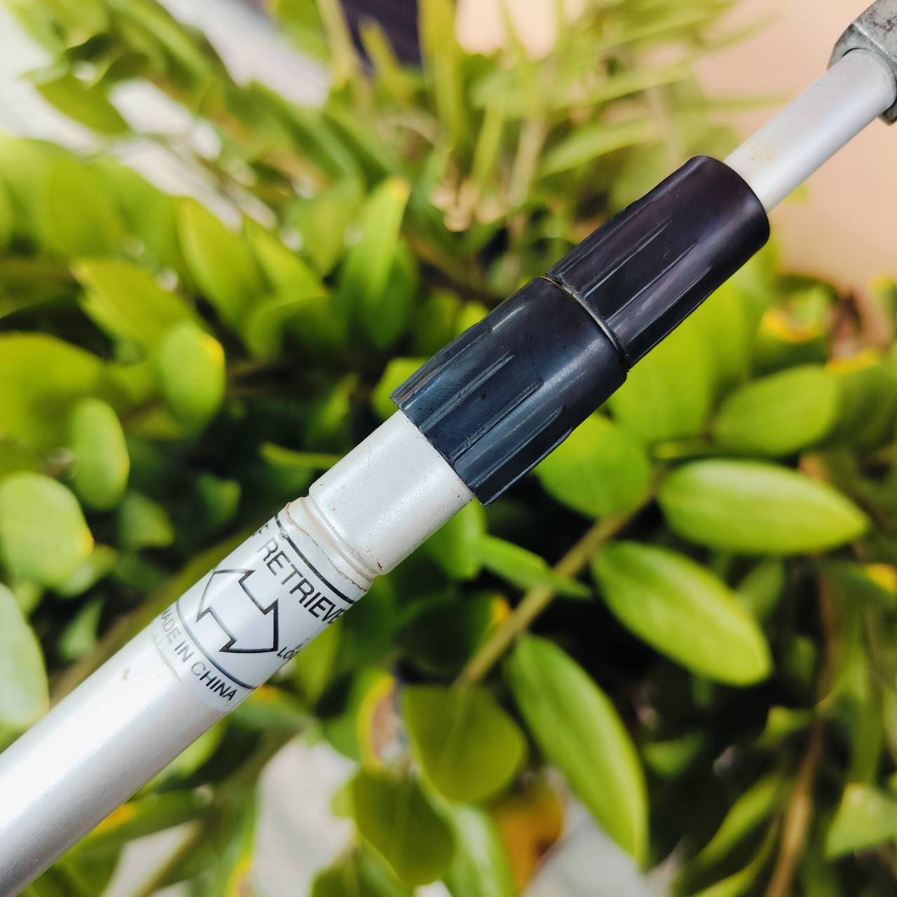 ที่ตักลูกกอล์ฟจากน้ำมือสอง สภาพพร้อมใช้ เก็บได้เล็กมาก และเวลาใช้ ยืดได้ยาวมาก หลายจังหวะ หลายข้อต่อเลยค่ะ