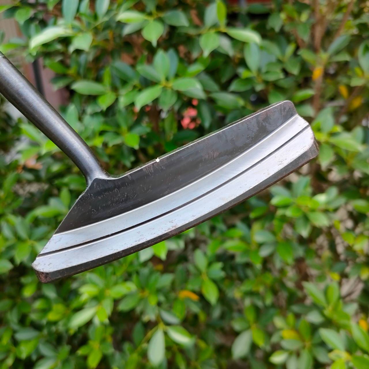 PUTTER NISHIDO TYPE MILLED 100 ความยาว 35 นิ้ว ก้าน MILLED 100 สุดยอดพัตเตอร์พรีเมี่ยมคัสตอม จากญี่ปุ่น ใช้วัสดุเนื้อแท้ และหน้า MILLIED ทำให้ลูกหมุนเกาะไลน์มากๆ