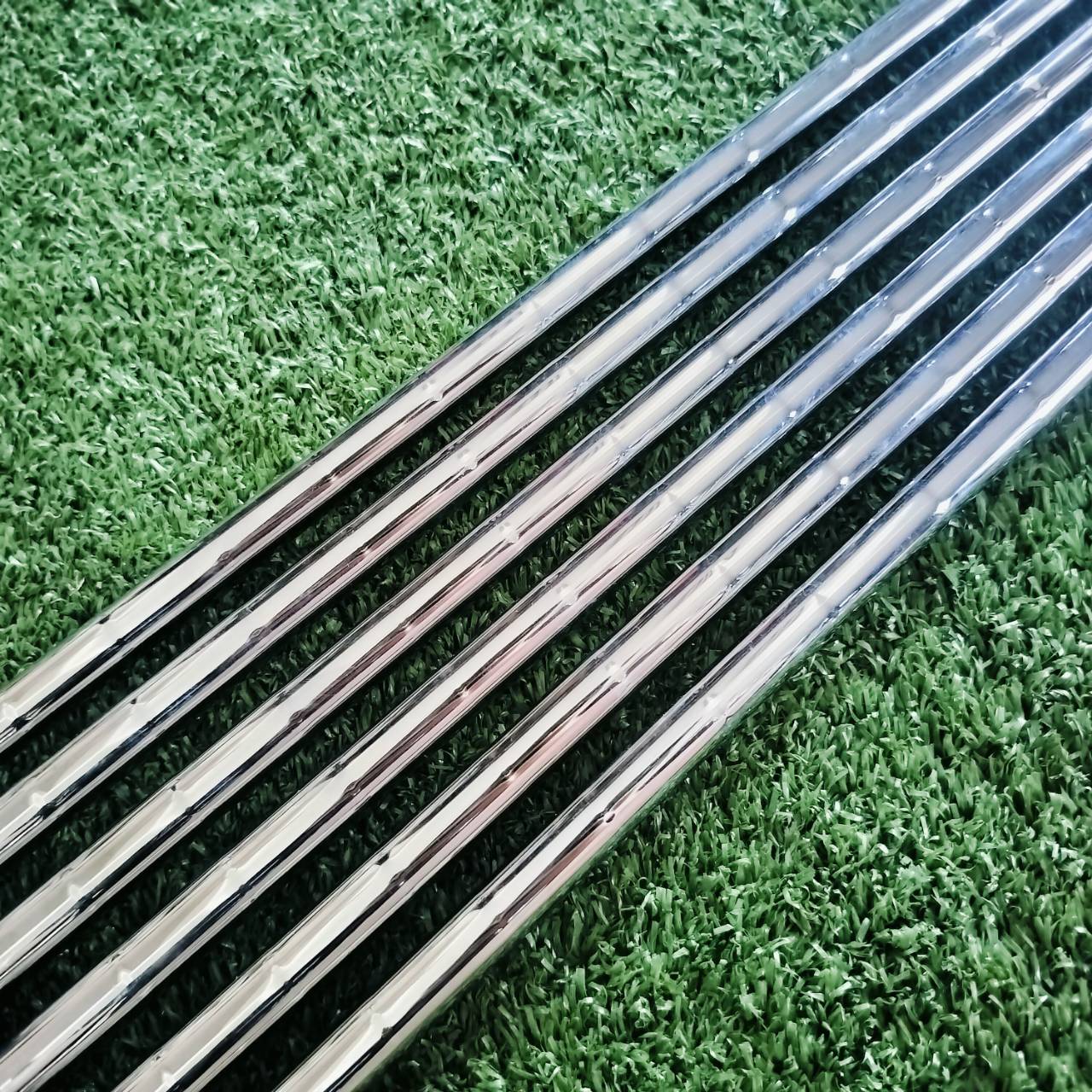 ก้าน NS PRO MODUS3 TOUR105 FLEX R คุณภาพสูงจัดๆ ติดกริพ GOLF PRIDE อย่างดี สวยจัด มาด้วยทั้งชุด คุ้มมาก!!! ความยาวเท่ากับเหล็ก 5 - 9 P มือสองสภาพงามๆ ราคานี้สุดช๊อค!!!