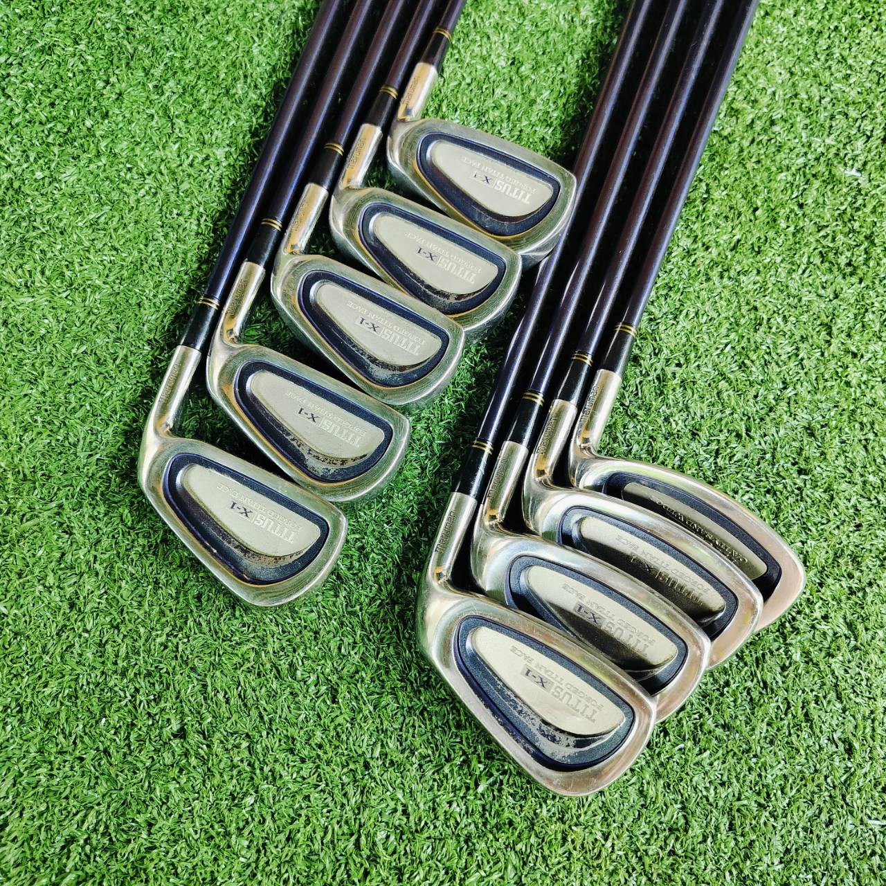 ชุดเหล็กหน้าเด้ง!!! ตีไกลมาก!!! MARUMAN TITUS X1 FORGED TITANIUM FACE มีแผ่น FORGED TITANIUM ที่หน้าไม้ ดูจากรูปหน้าไม้จะเห็นแผ่นเด้งเลย ไม้กอล์ฟพรีเมี่ยมมือสอง ของแท้ By NakaraLuxurious