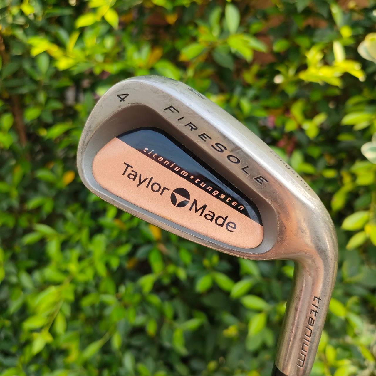 ชุดเหล็ก TAYLORMADE FIRESOLE TITANIUM มีเหล็ก 4-9 เเละ PW SW ก้าน TAYLORMADE FLEX R