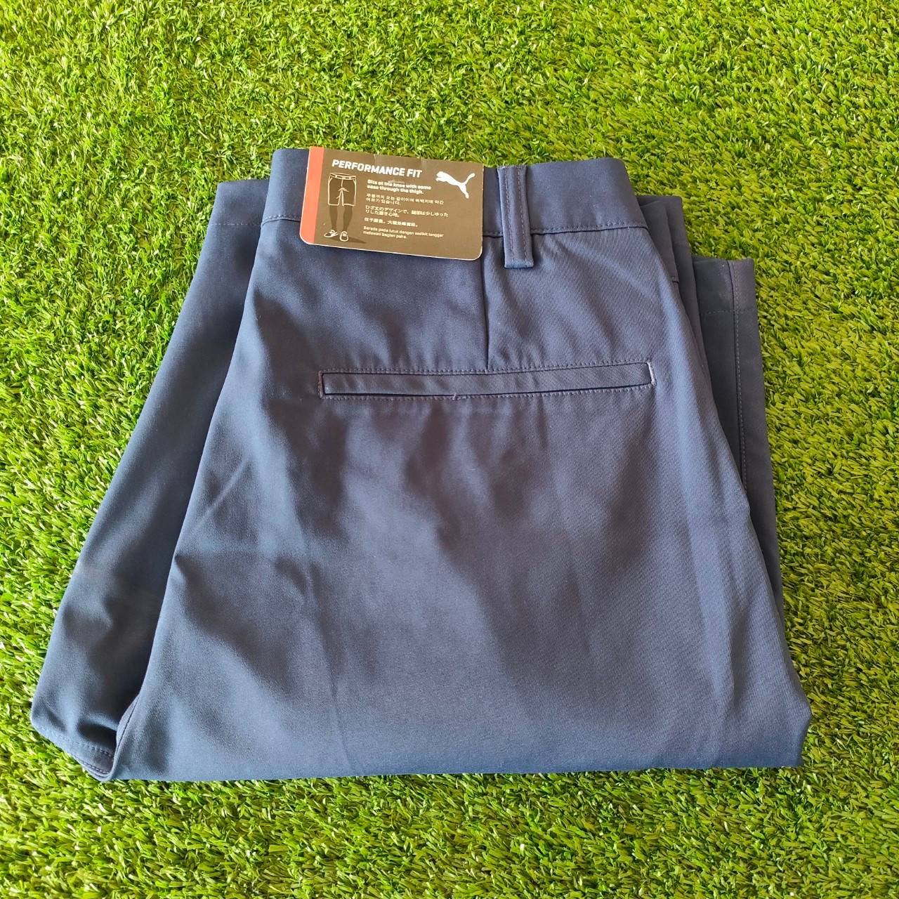 กางเกงกอล์ฟขาสั้น PUMA มือ 1 ของศูนย์ล้างสต๊อค!!! สีกรม ขนาดรอบเอว 28