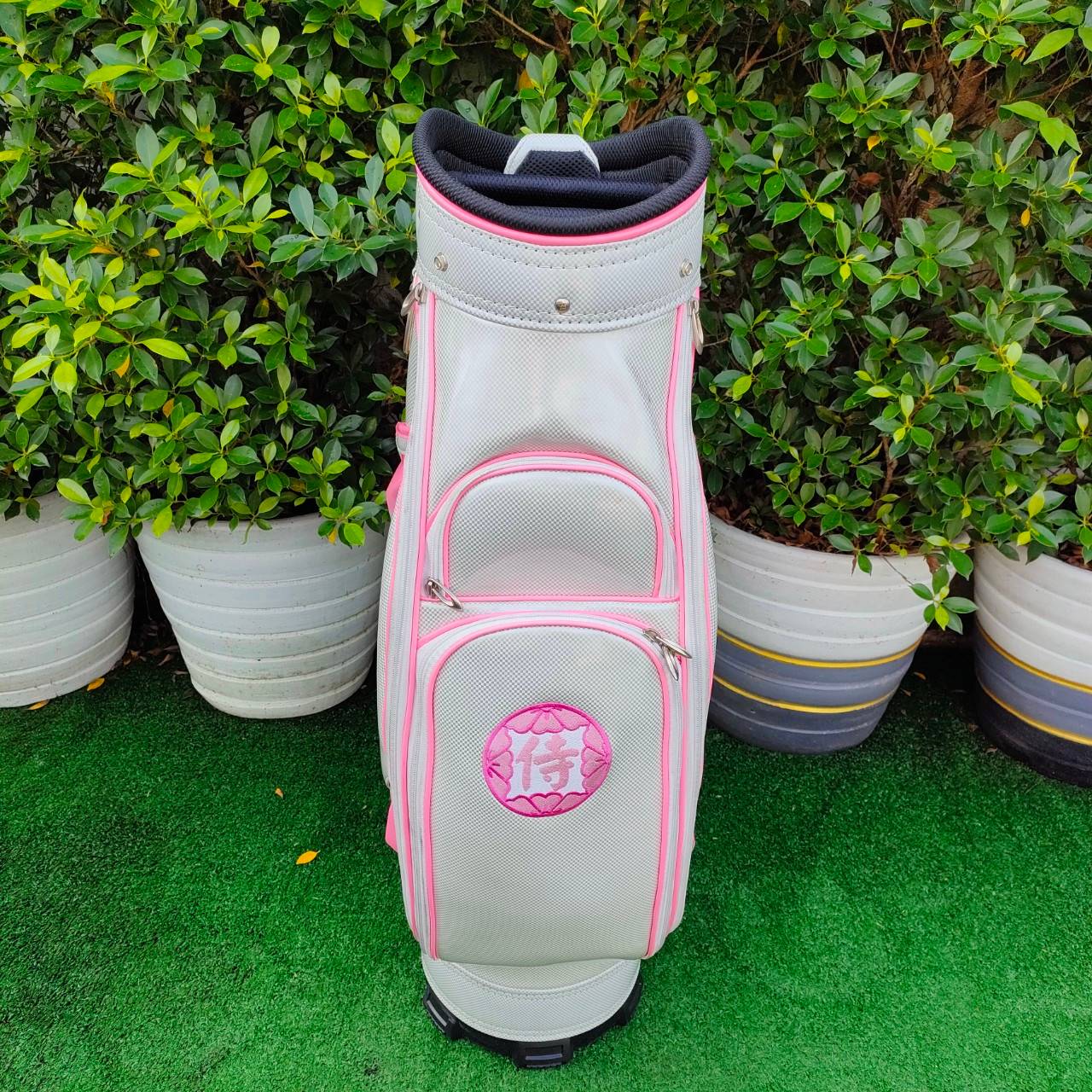 ถุงกอล์ฟ SAMURAI GOLF หนังเเก้ว มือสอง สวยนางฟ้า สีขาวชมพู ของจริงสวยมาก