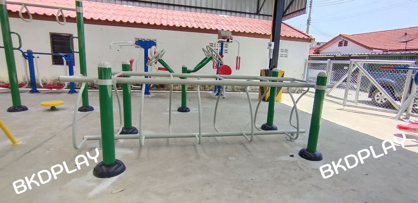 เครื่องออกกำลังกาย กลางแจ้ง ชุดอุปกรณ์ บริหารฝึก การทรงตัว แบบคานเดิน ซิกแซก ลานกีฬา อเนกประสงค์ สนามกีฬา ผลิตในไทย สั่งทำตามสีที่ต้องการได้